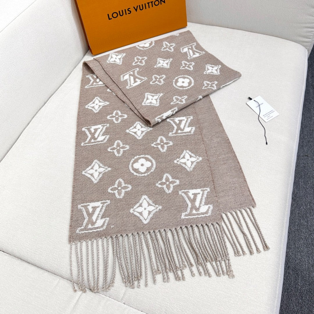 Loe** New cashmere scarf
