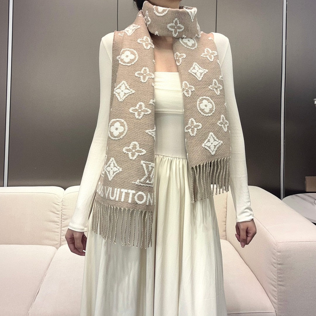 Loe** New cashmere scarf