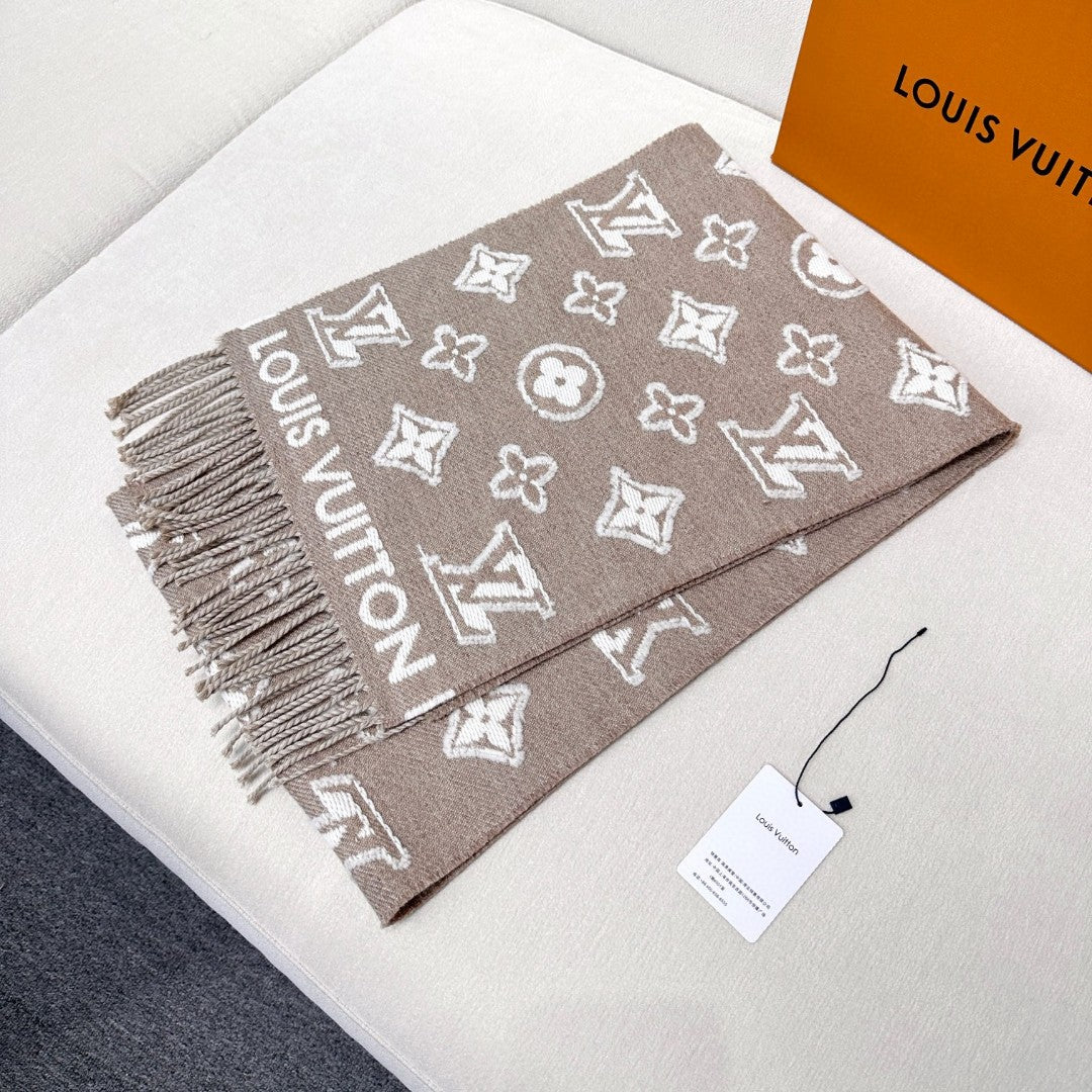 Loe** New cashmere scarf