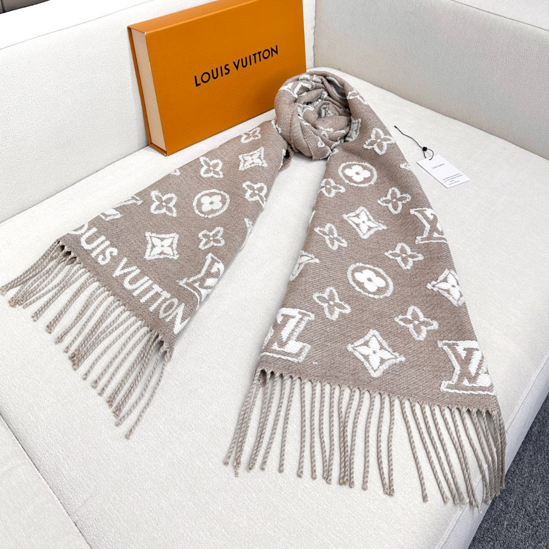 Loe** New cashmere scarf