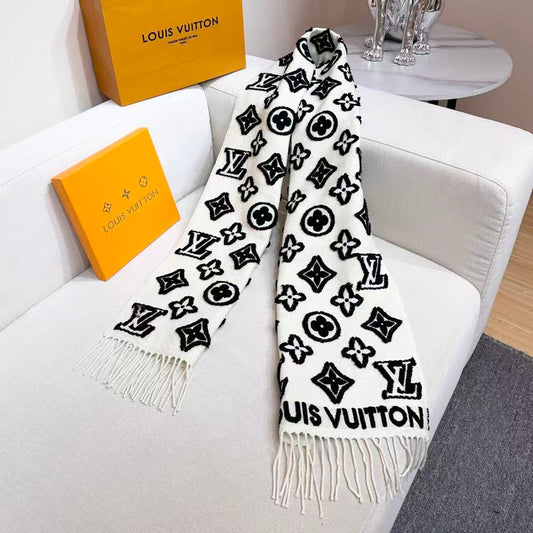 Lov** New cashmere scarf