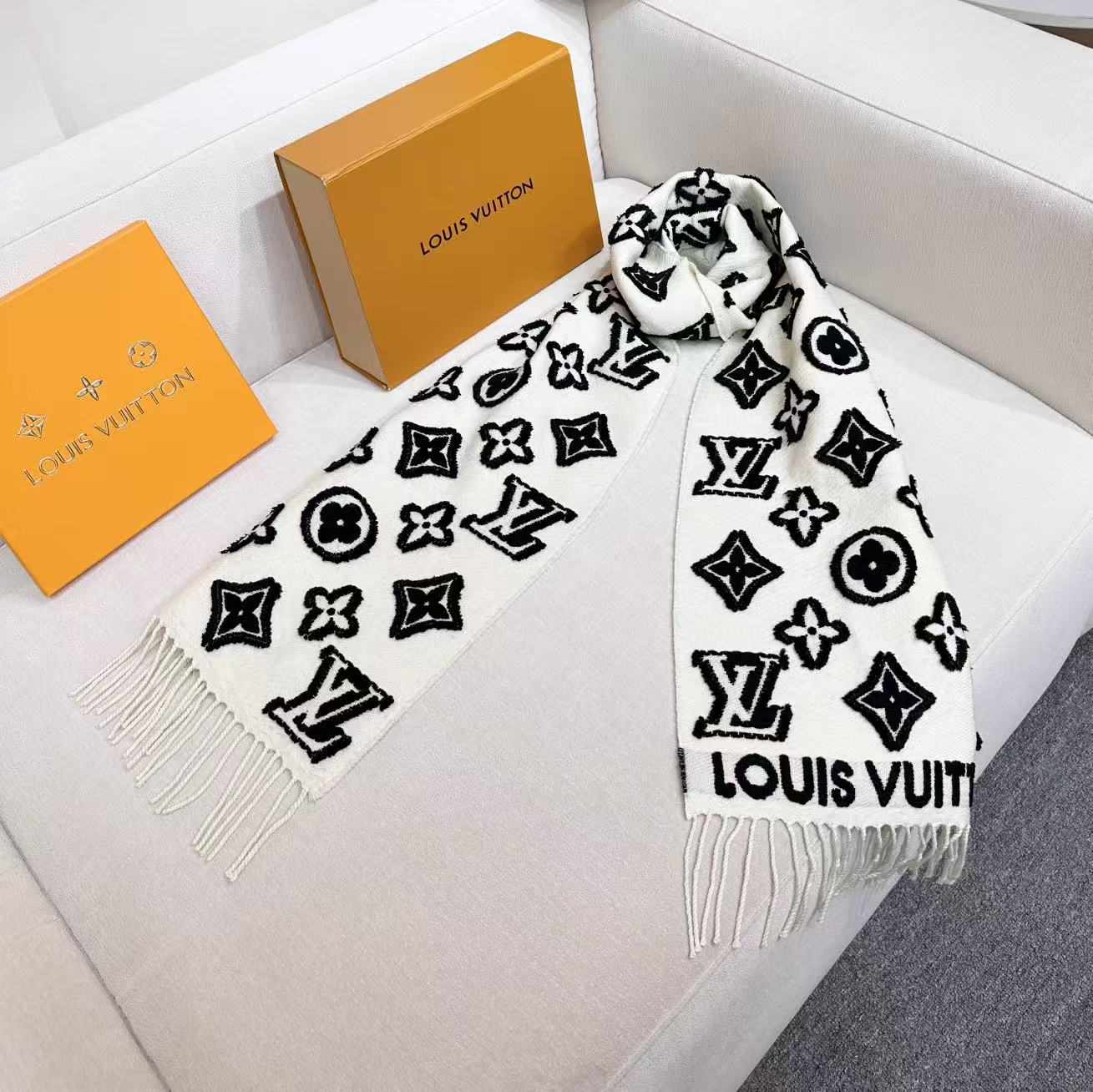 Lov** New cashmere scarf