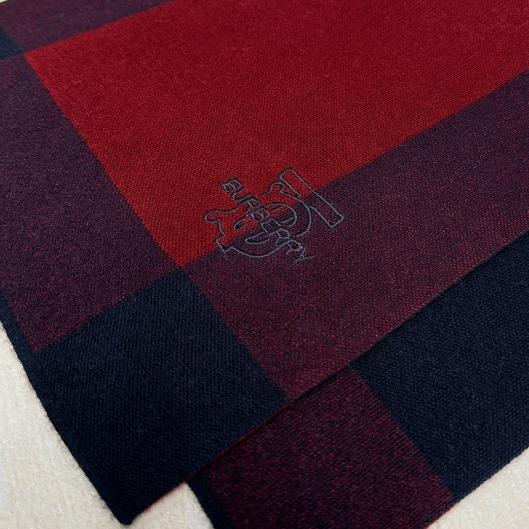 Bu** New cashmere scarf