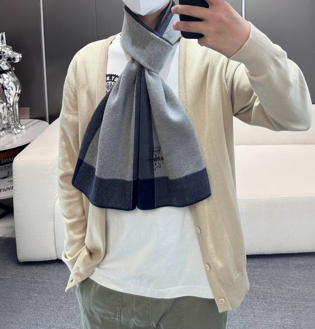 Bu** New cashmere scarf