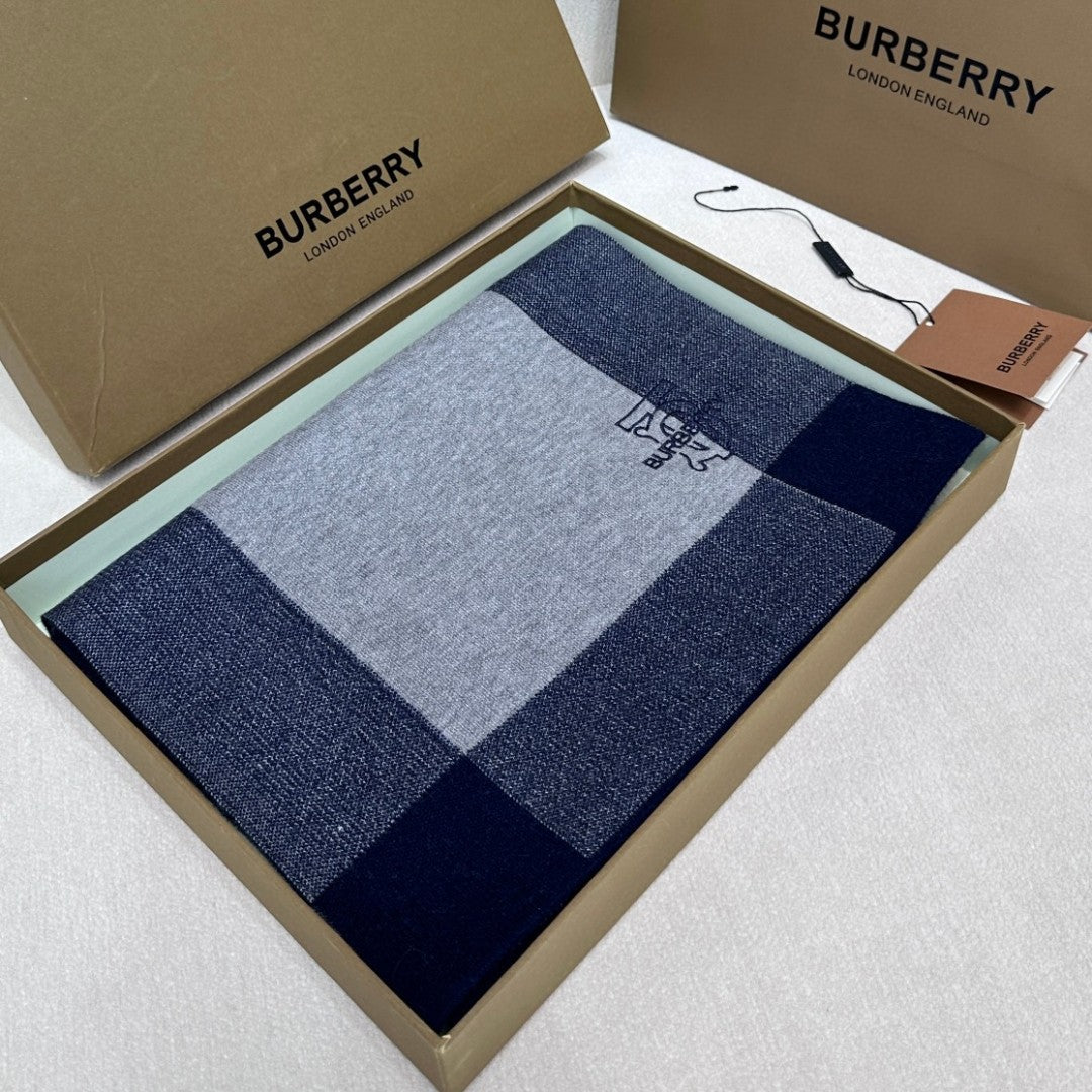 Bu** New cashmere scarf