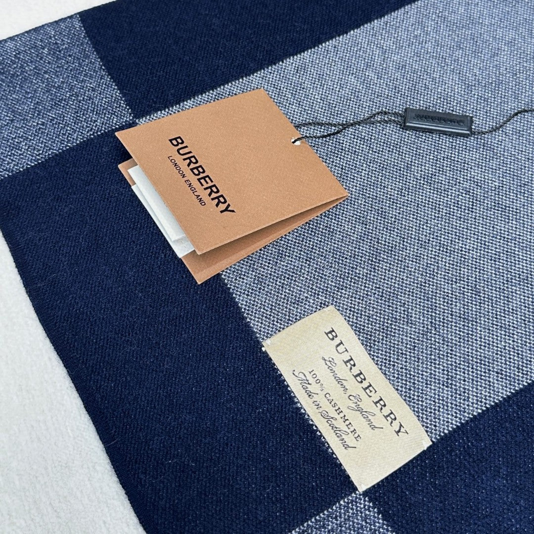 Bu** New cashmere scarf