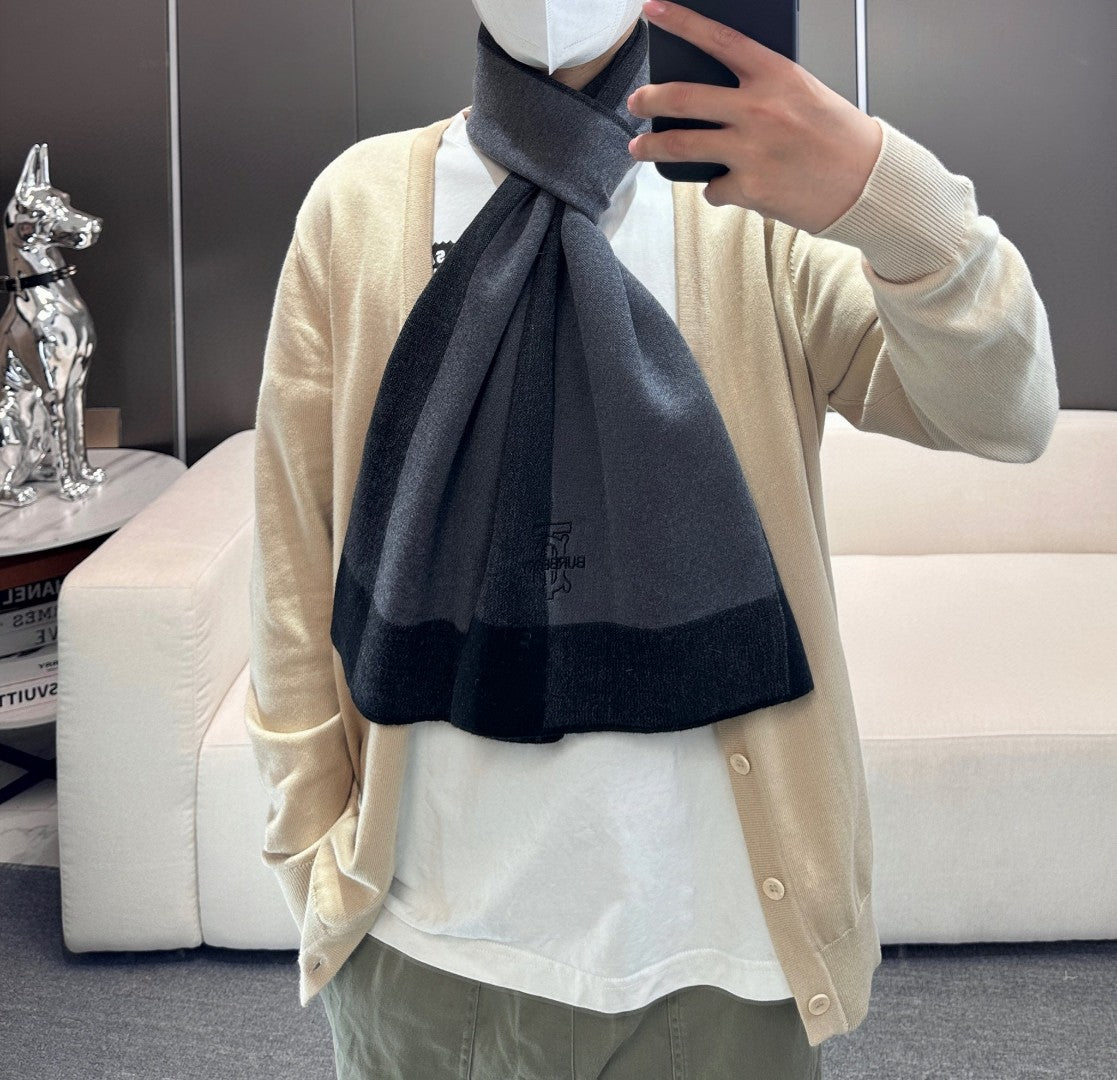 Bu** New cashmere scarf