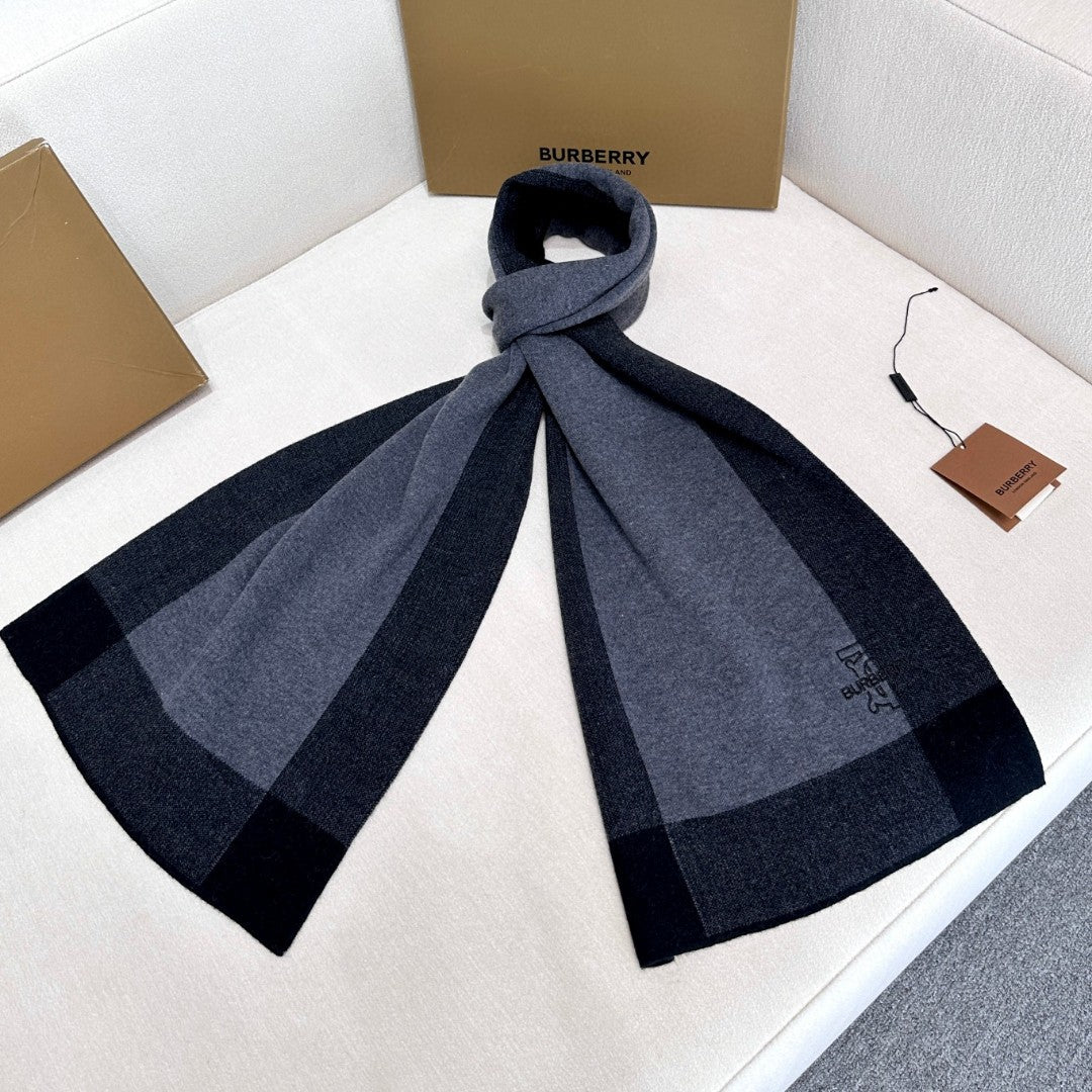 Bu** New cashmere scarf