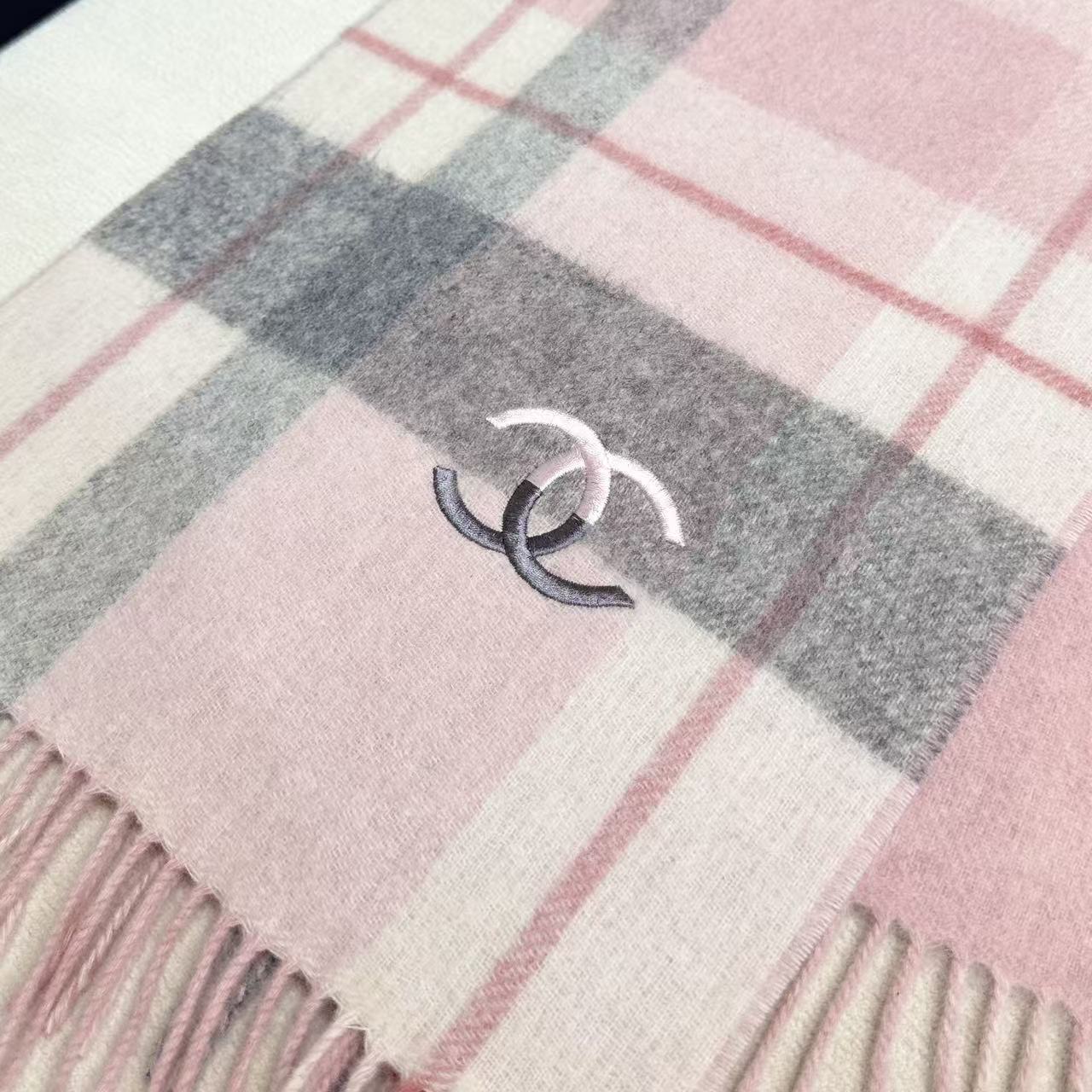 Cha** New cashmere scarf