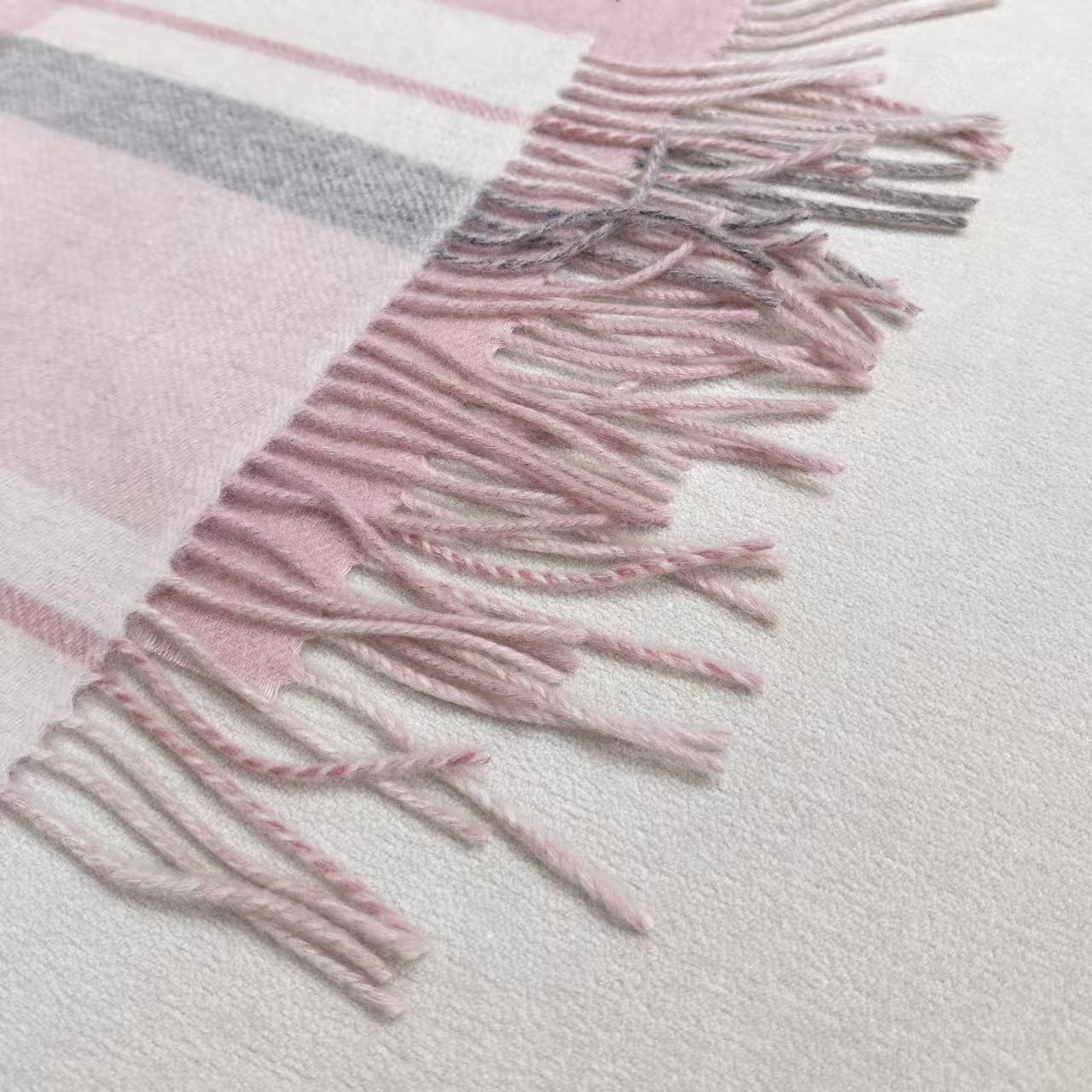 Cha** New cashmere scarf