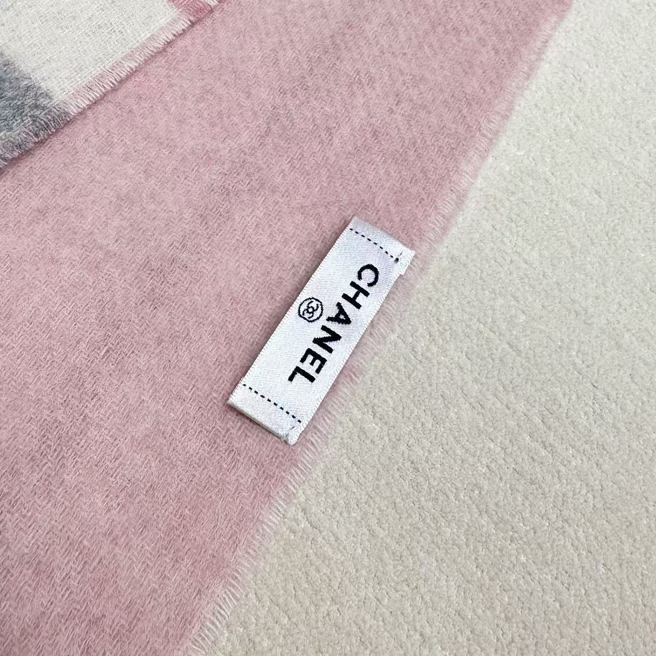 Cha** New cashmere scarf