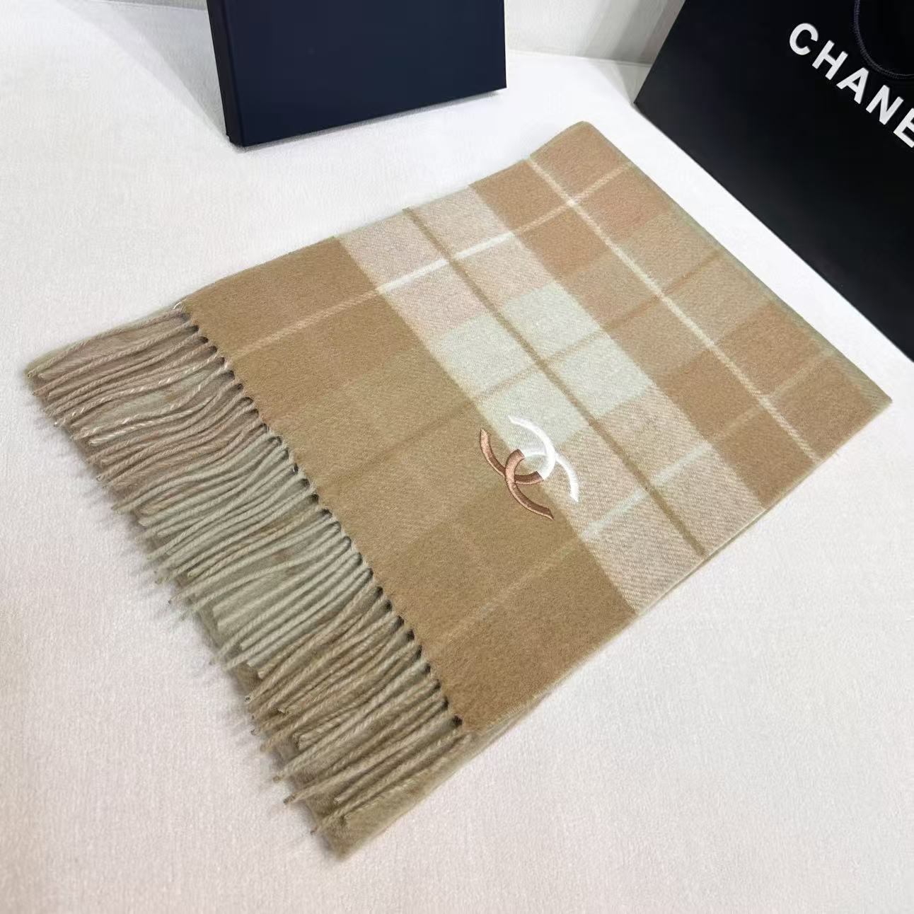 Cha** New cashmere scarf