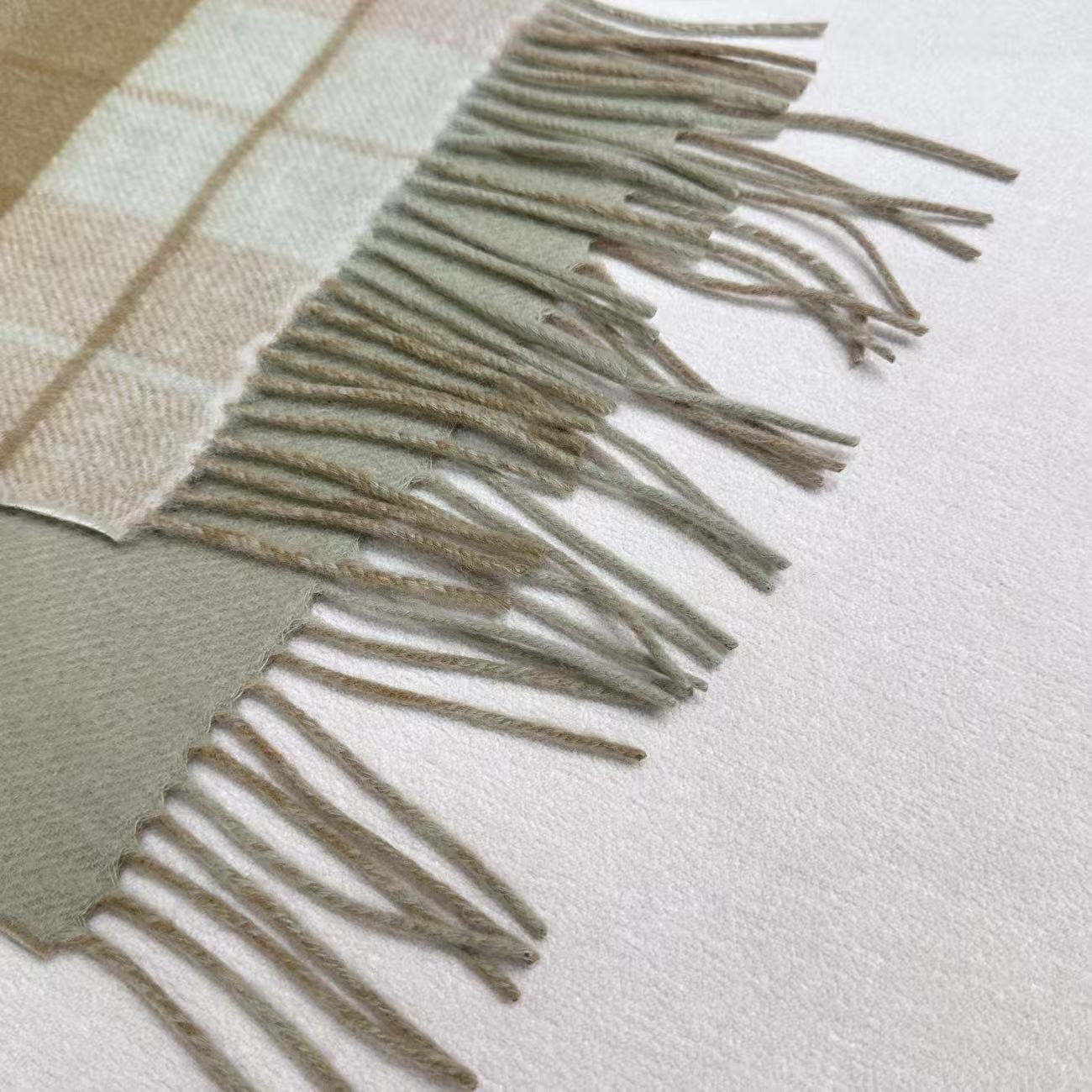 Cha** New cashmere scarf