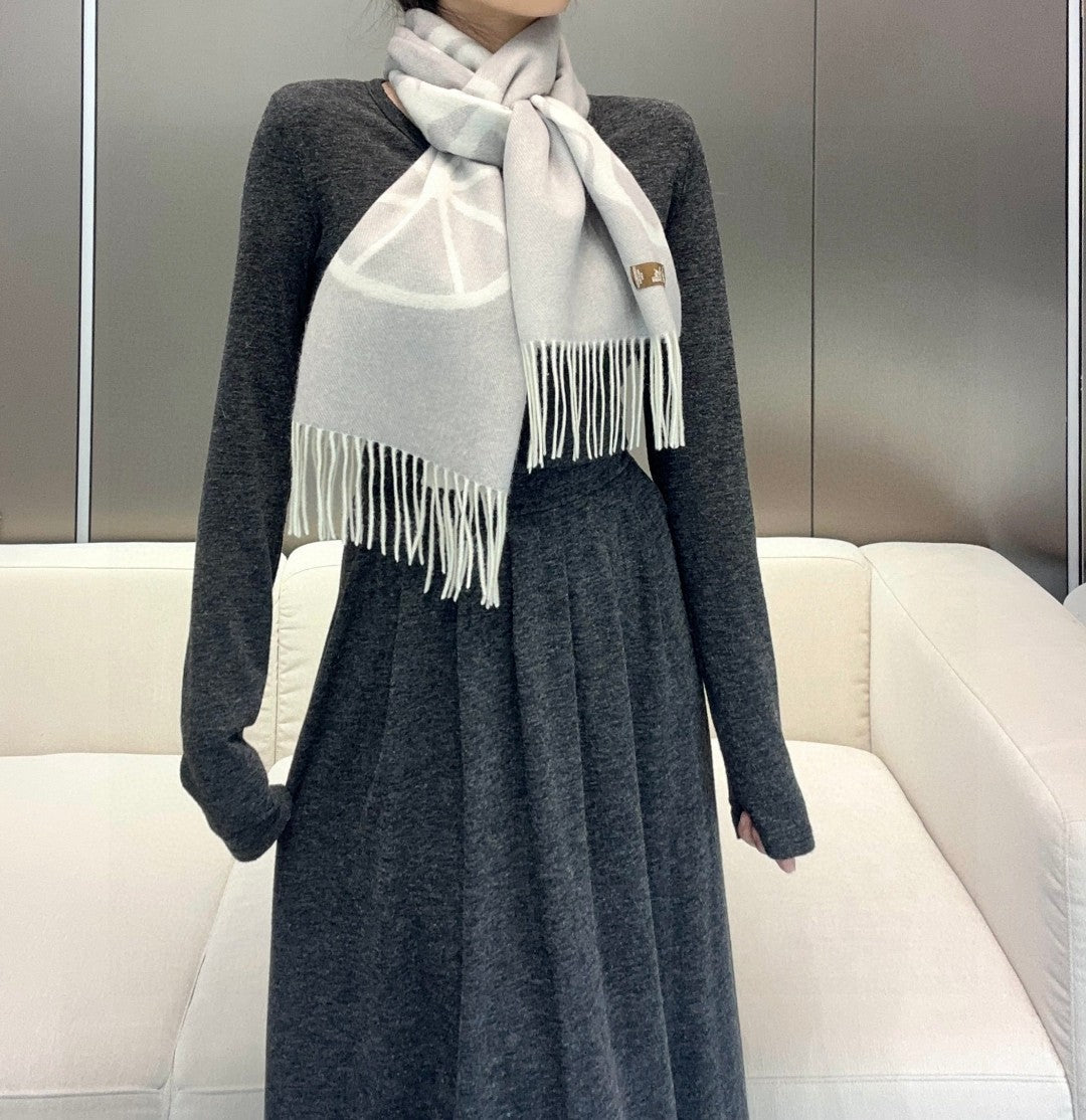 Her** New cashmere scarf