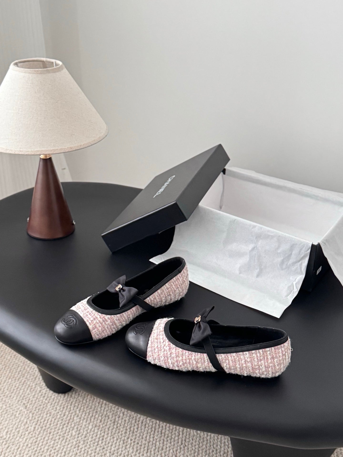 Che New bow-tie flats