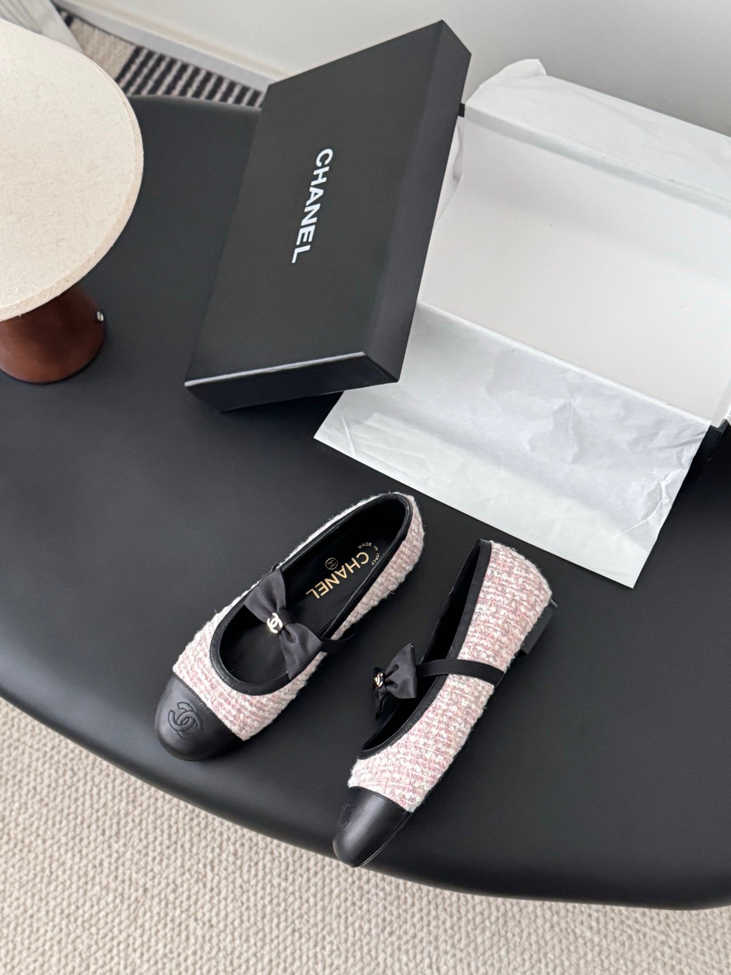 Che New bow-tie flats