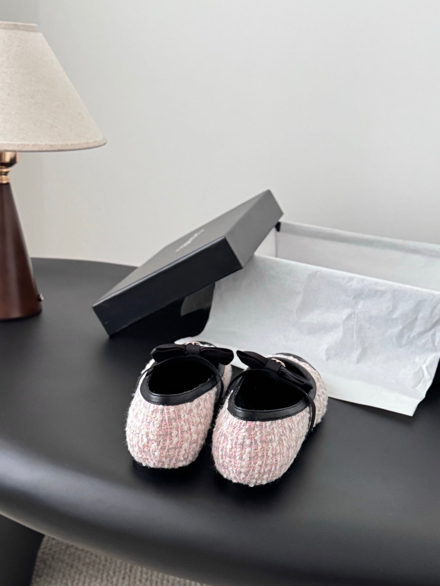 Che New bow-tie flats