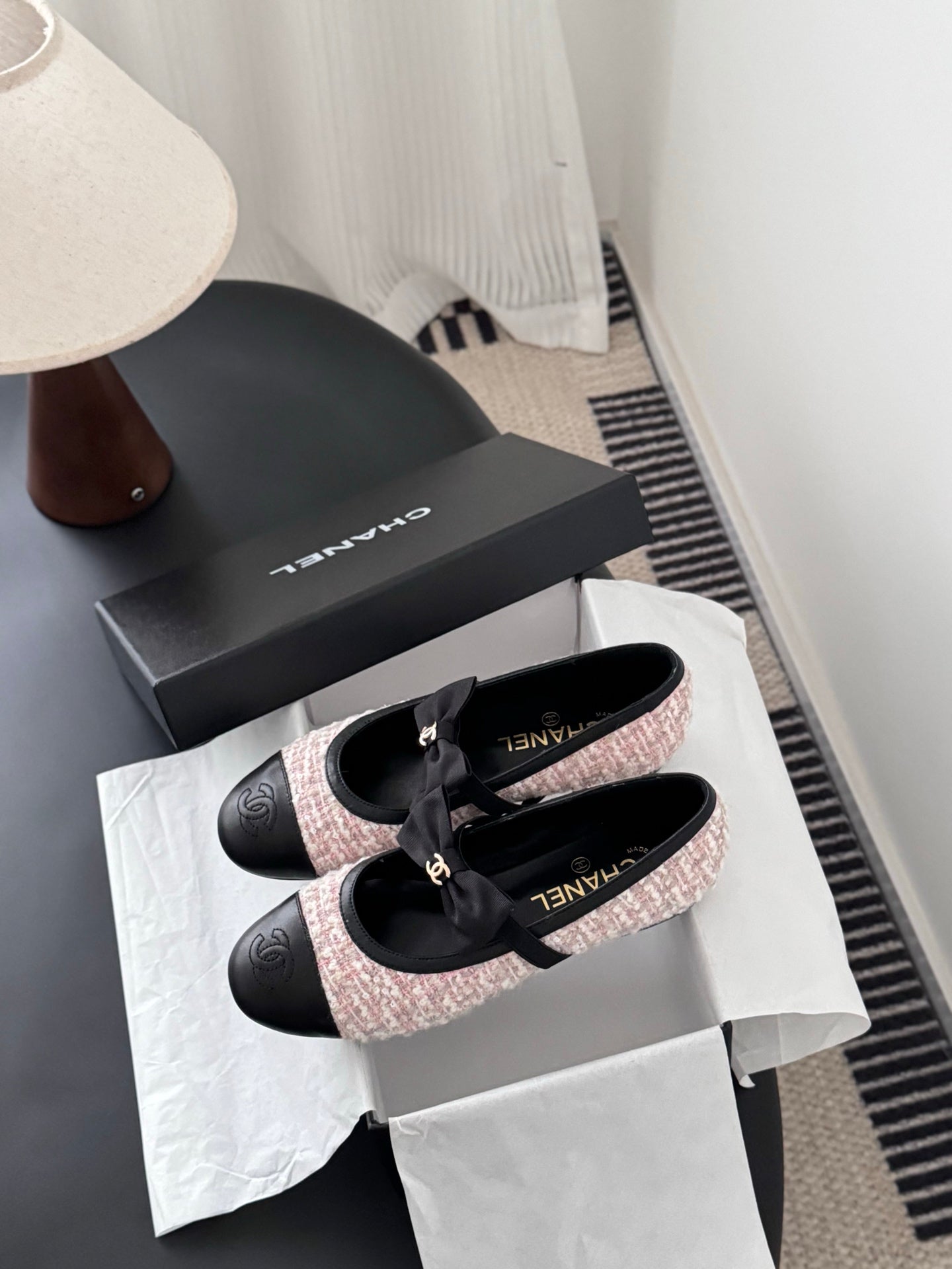 Che New bow-tie flats