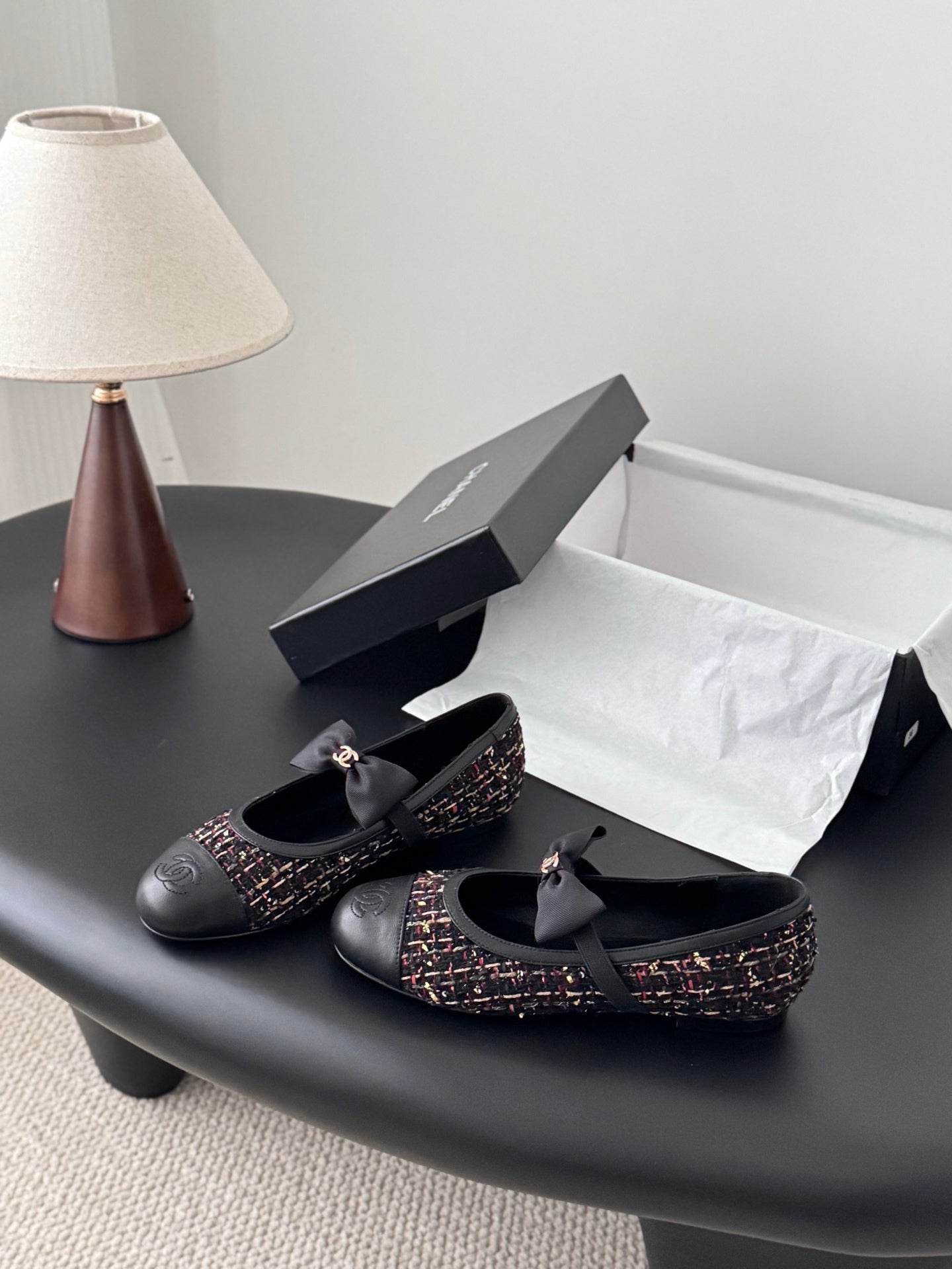 Che New bow-tie flats