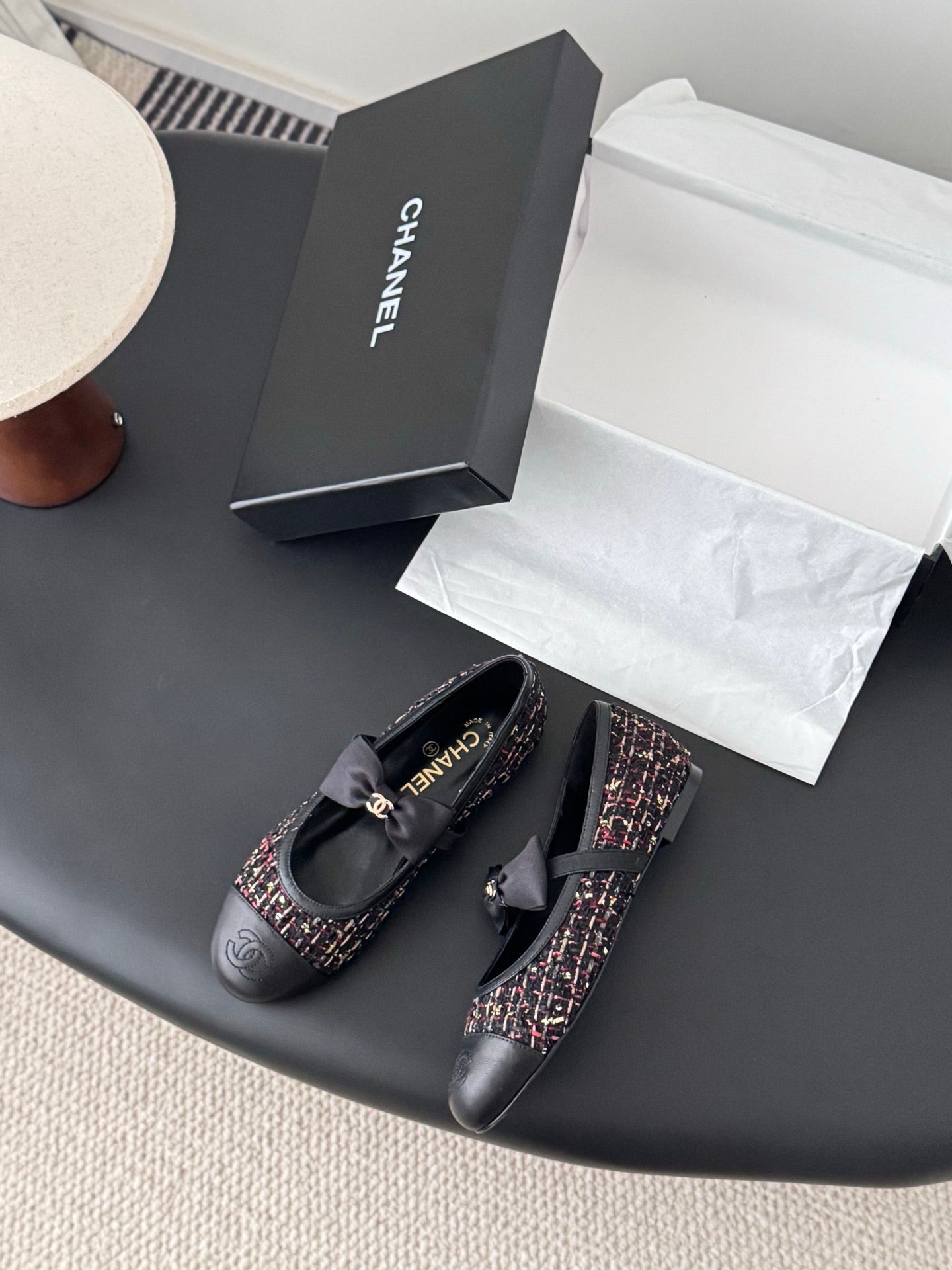 Che New bow-tie flats