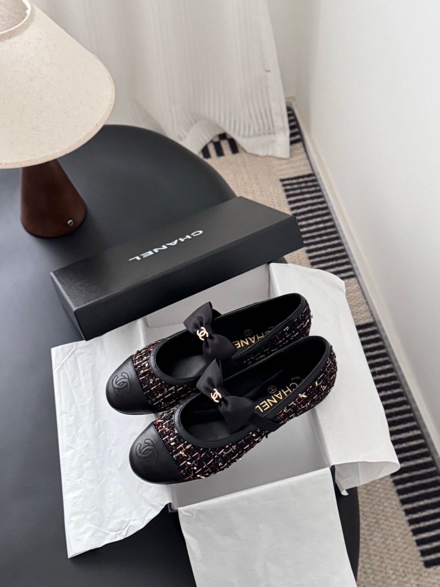 Che New bow-tie flats