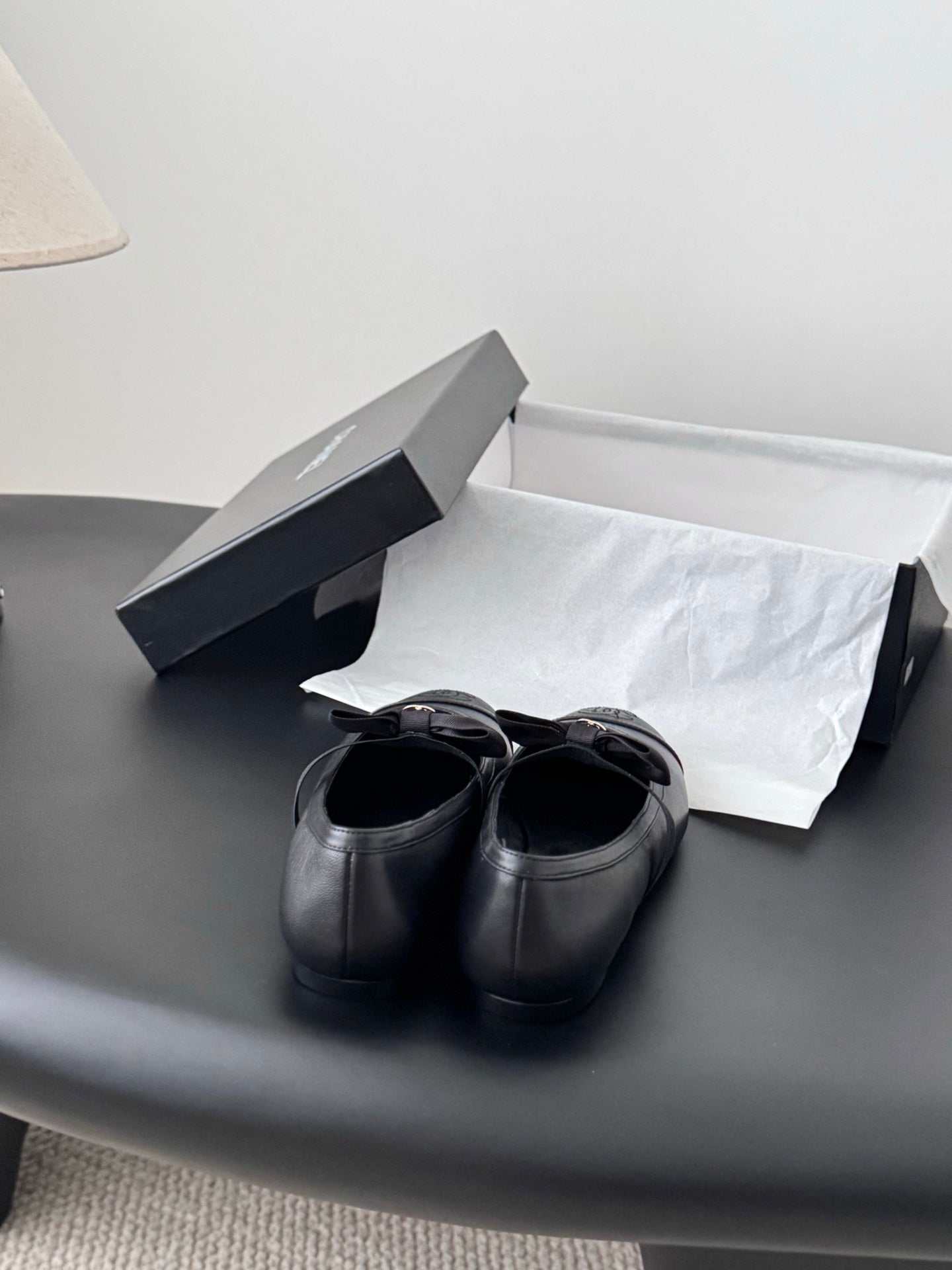 Che New bow-tie flats