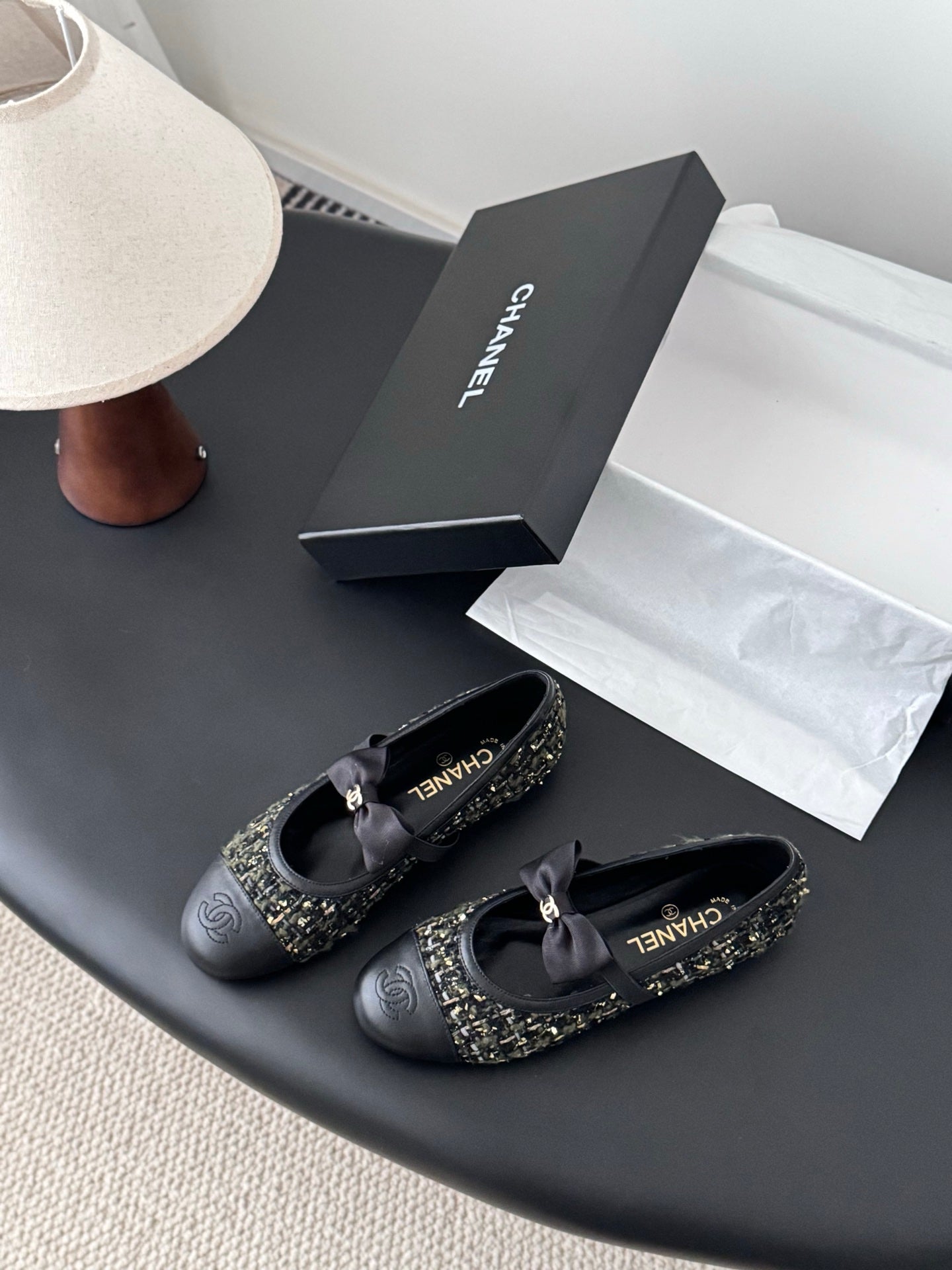 Che New bow-tie flats