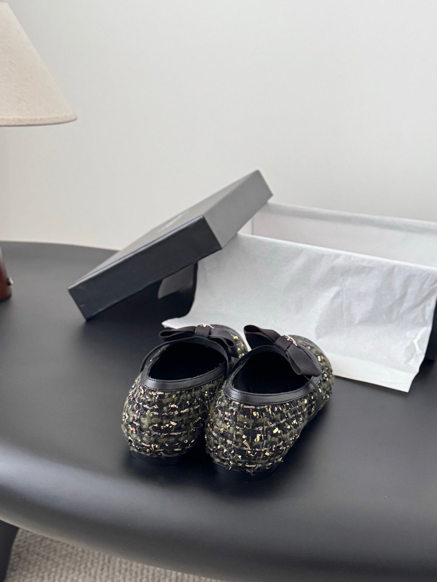 Che New bow-tie flats