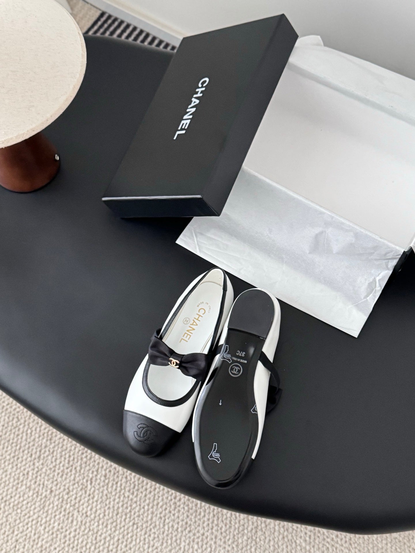 Che New bow-tie flats