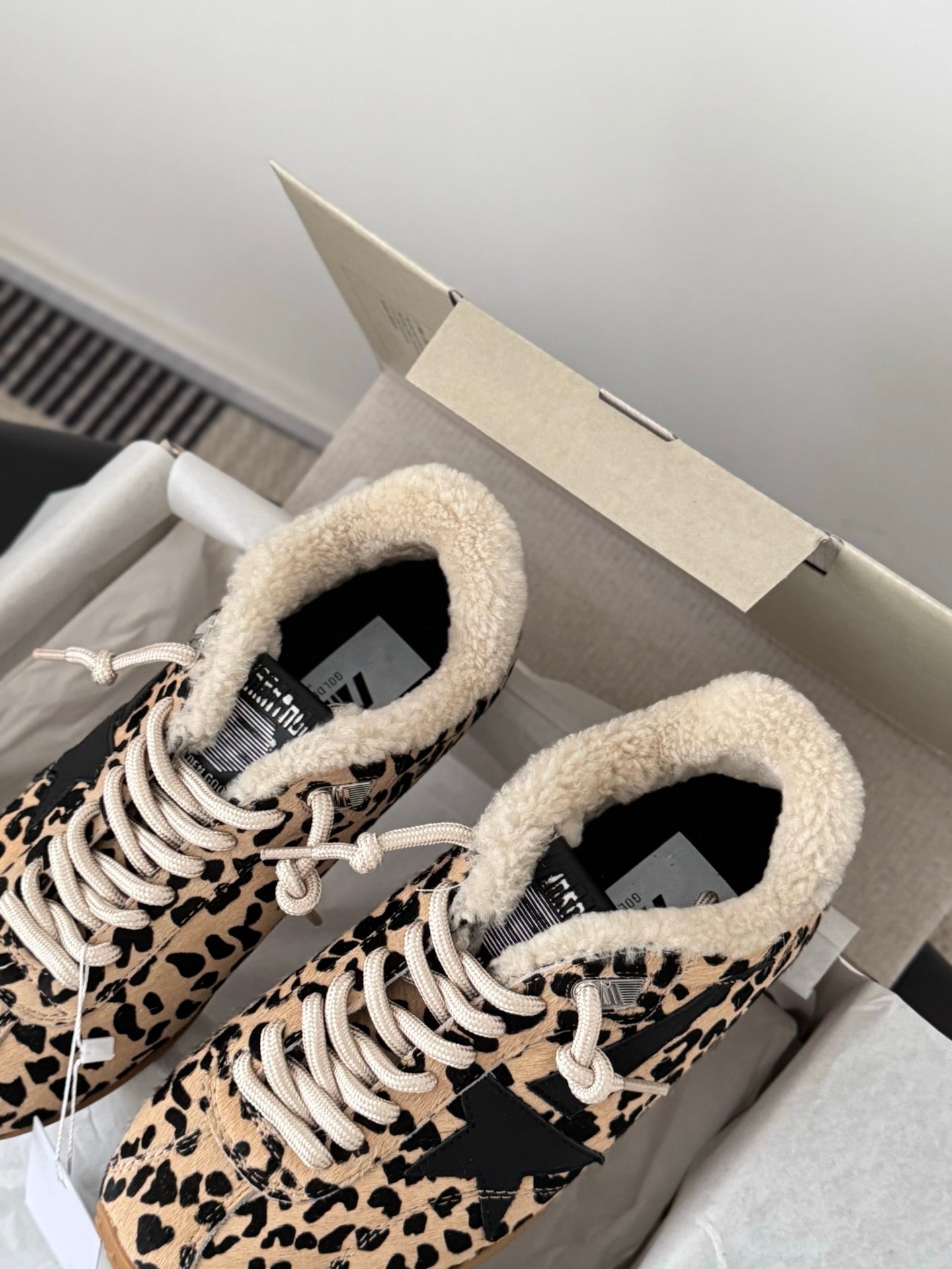 Che New casual sports shoes