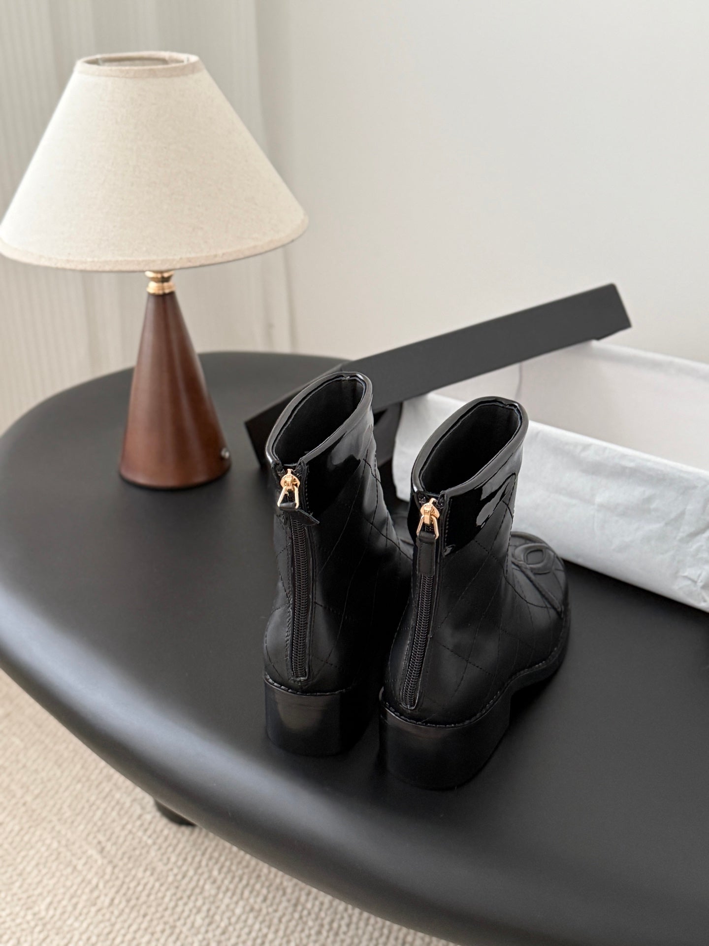 Che Stylish and casual cowhide ankle boots