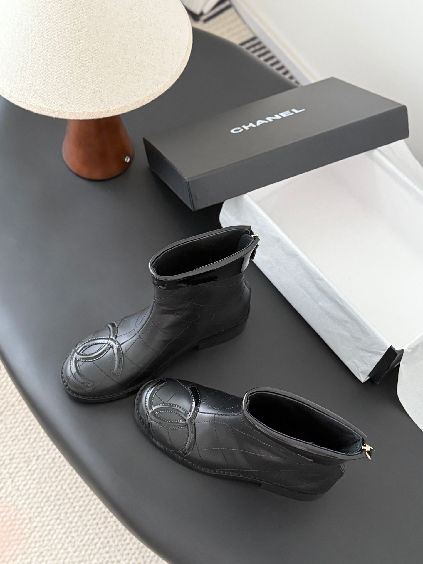 Che Stylish and casual cowhide ankle boots