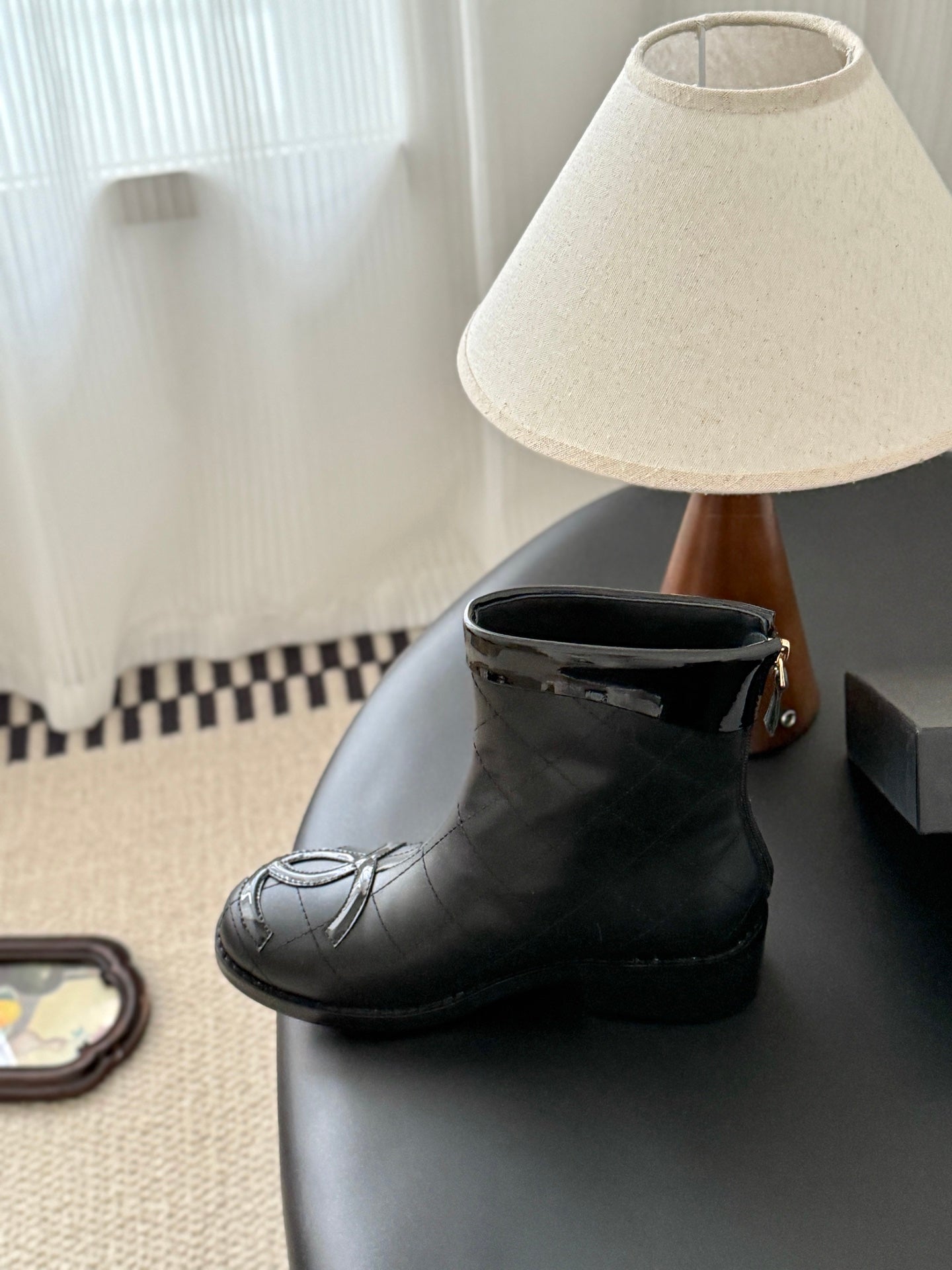 Che Stylish and casual cowhide ankle boots