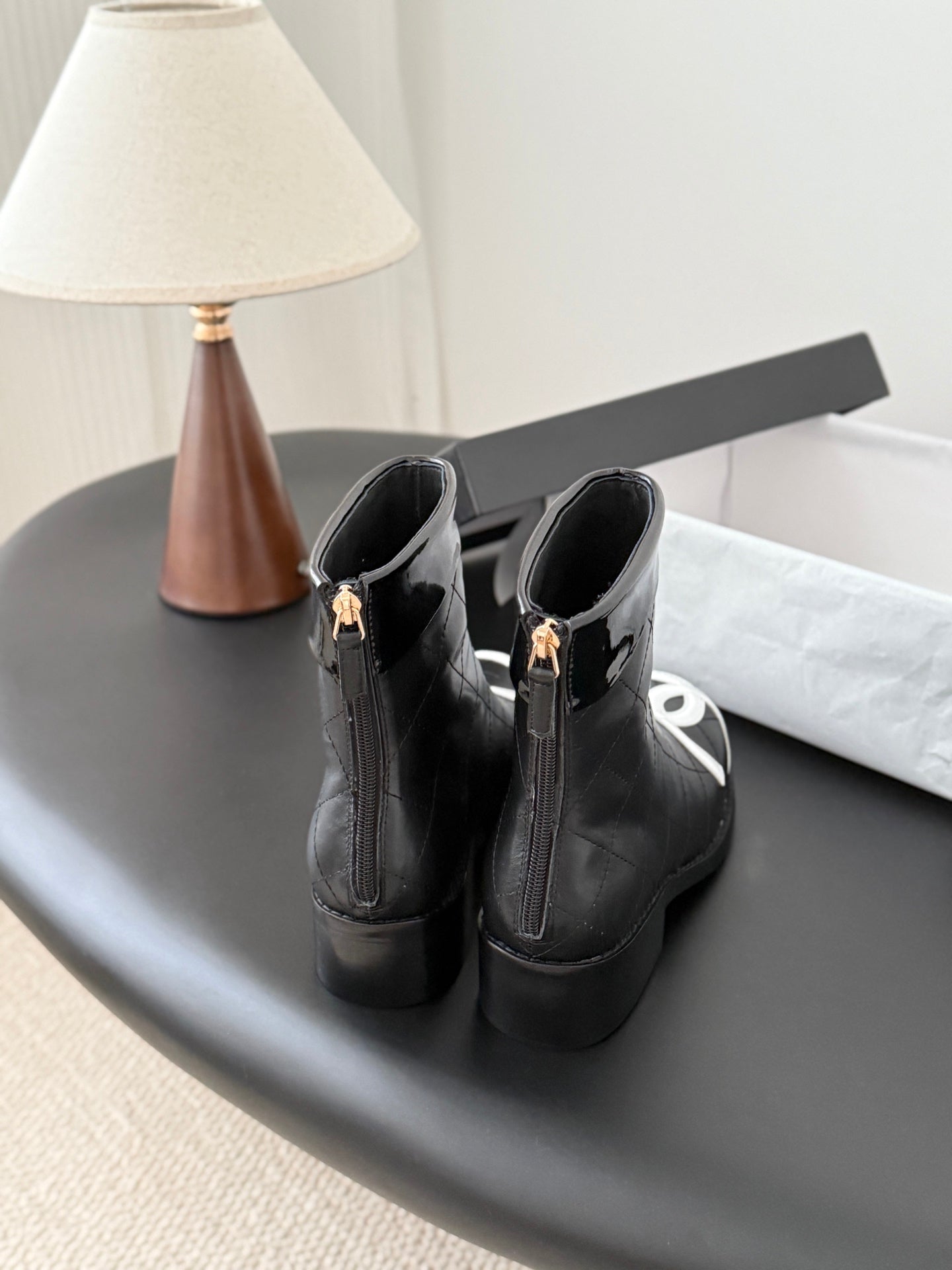 Che Stylish and casual cowhide ankle boots