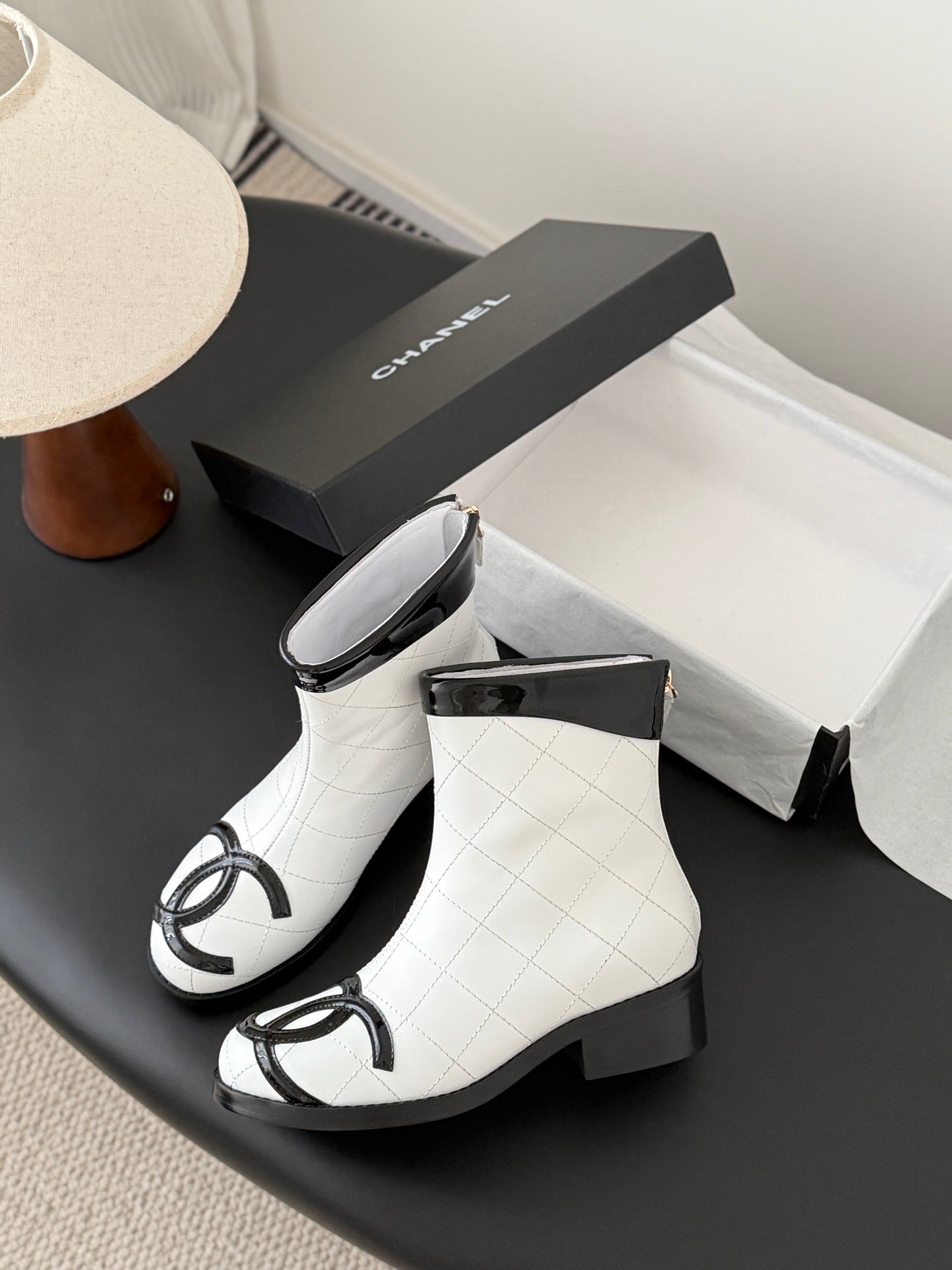 Che Stylish and casual cowhide ankle boots