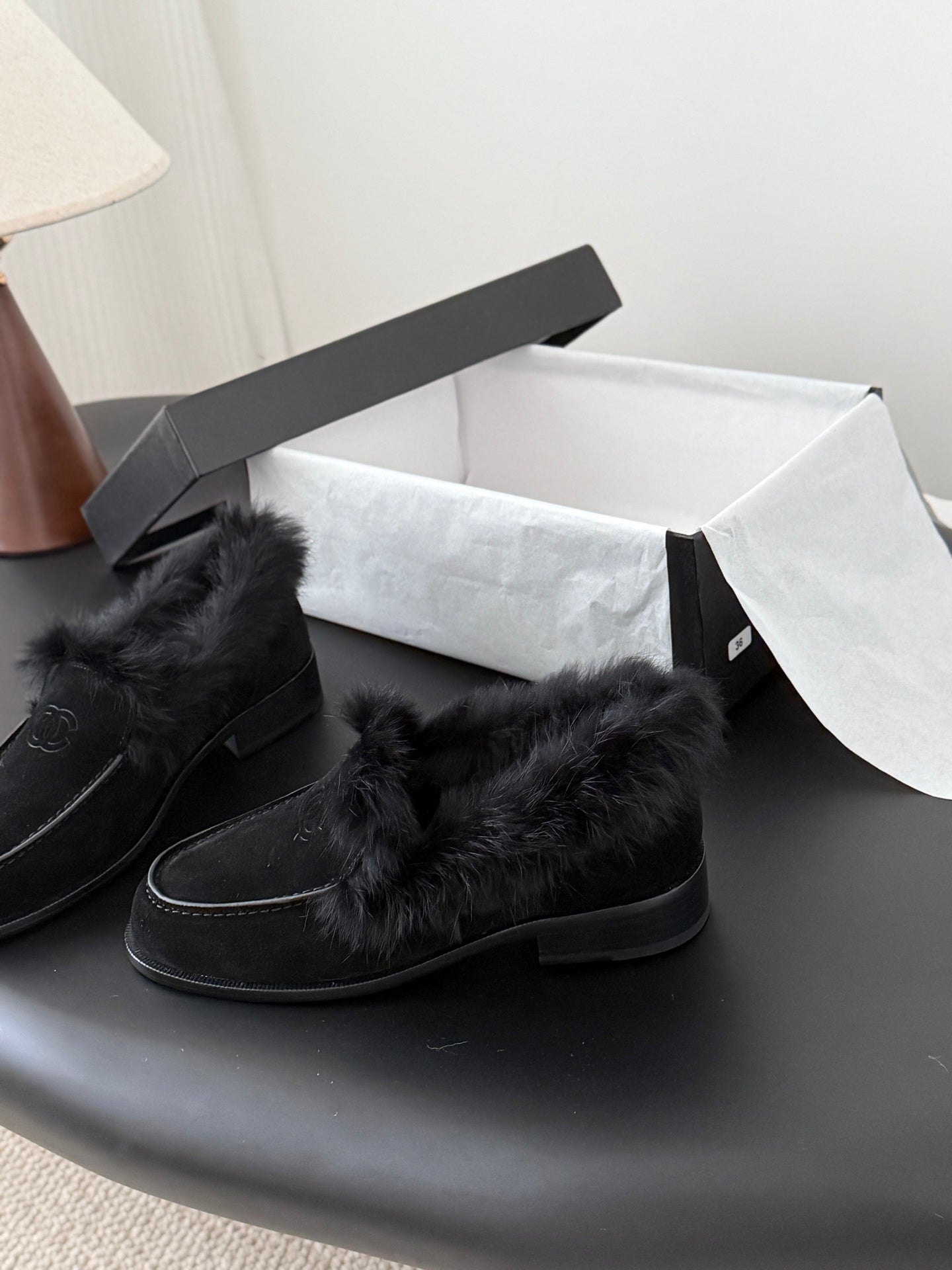 Che Stylish and warm casual shoes