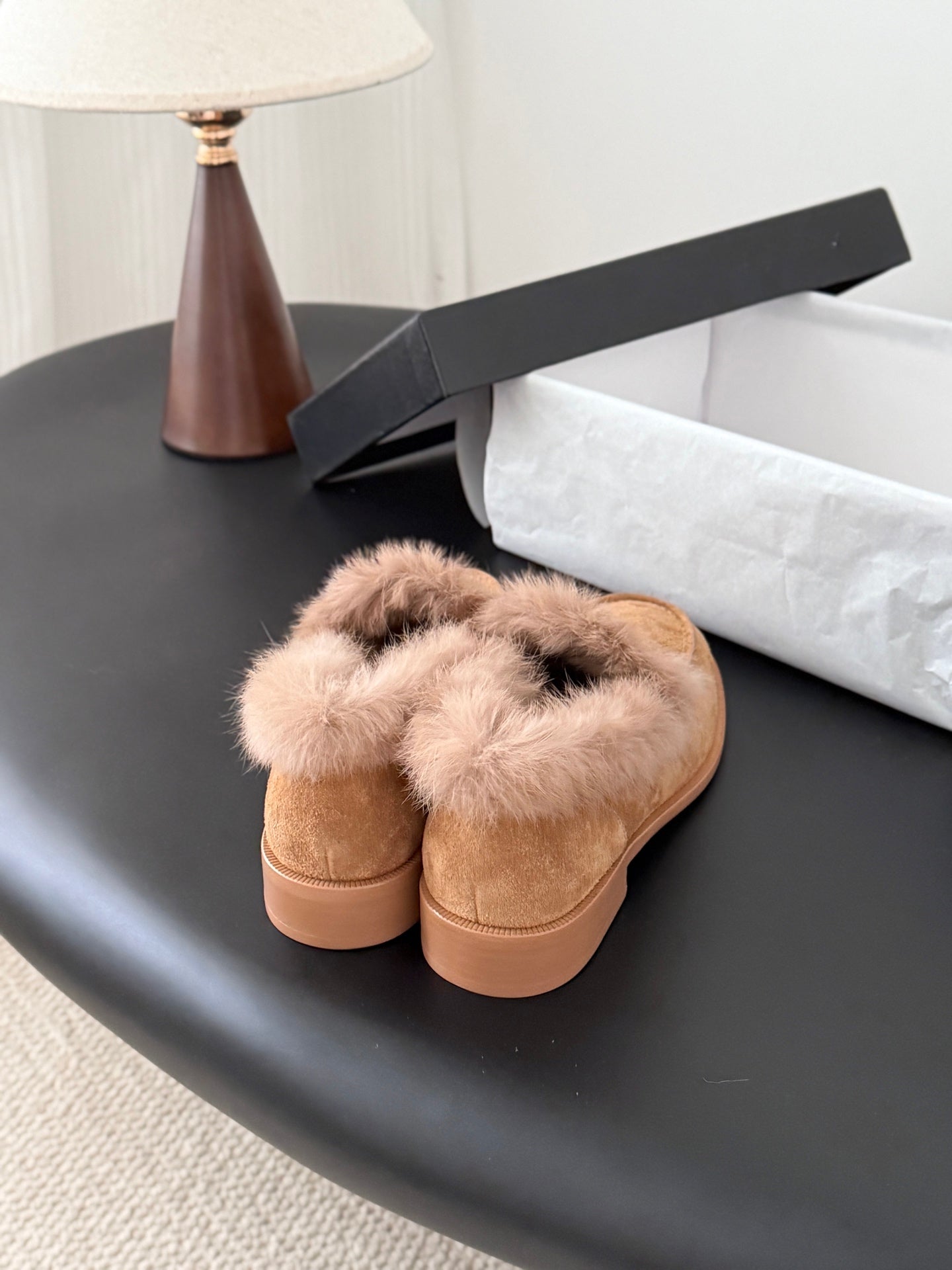 Che Stylish and warm casual shoes