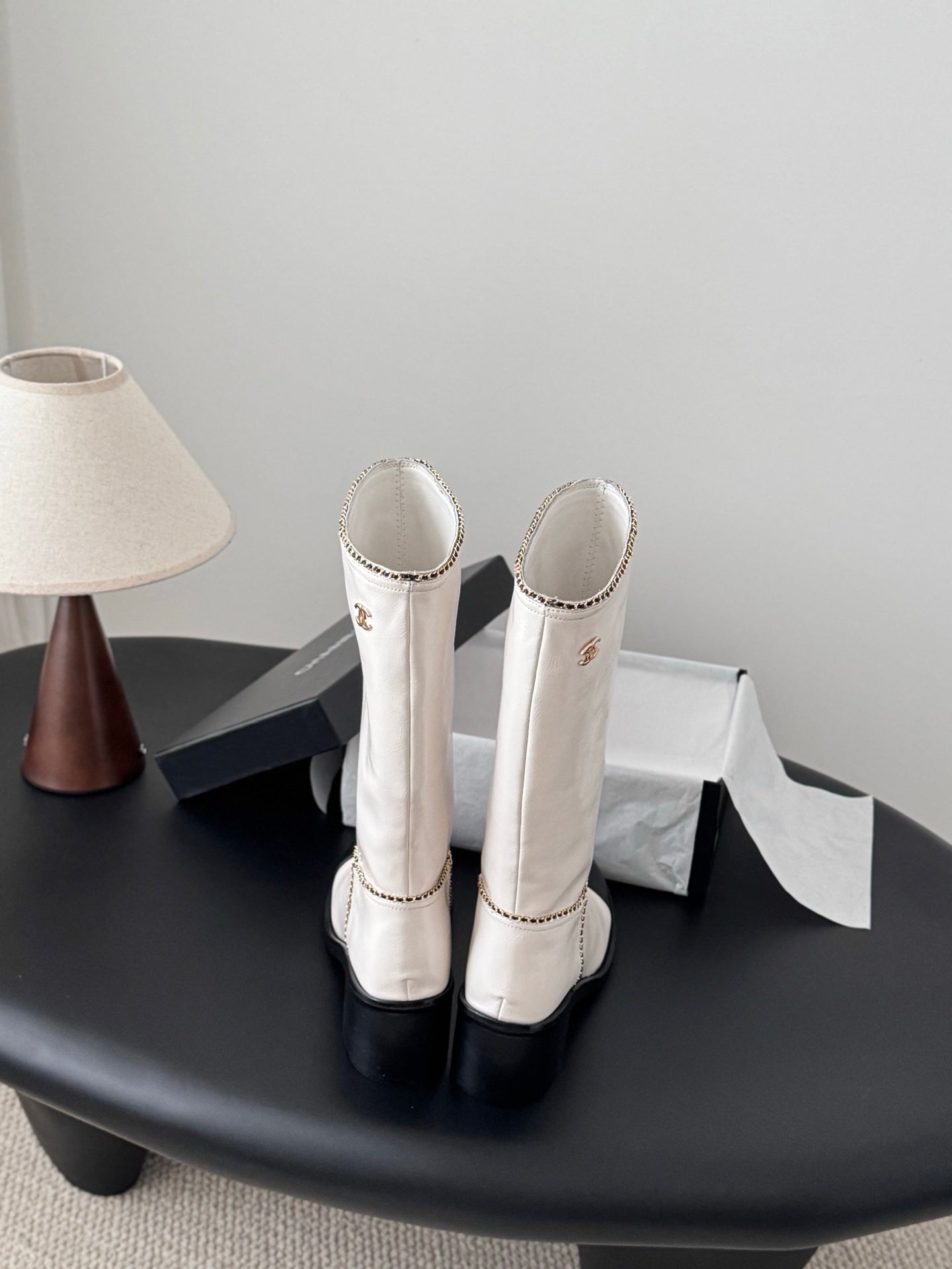 Che Stylish high-top chain riding boots