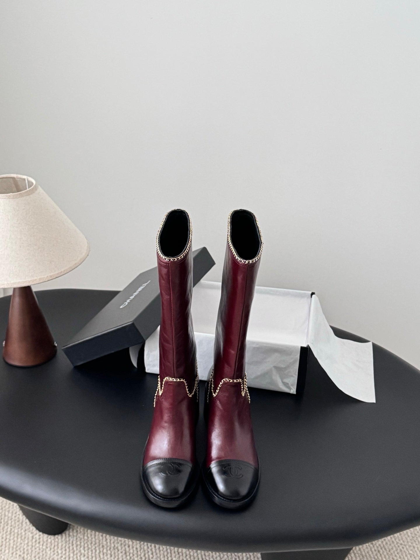 Che Stylish high-top chain riding boots