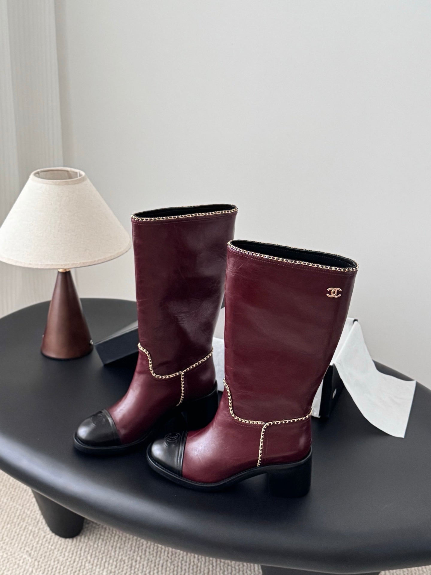 Che Stylish high-top chain riding boots