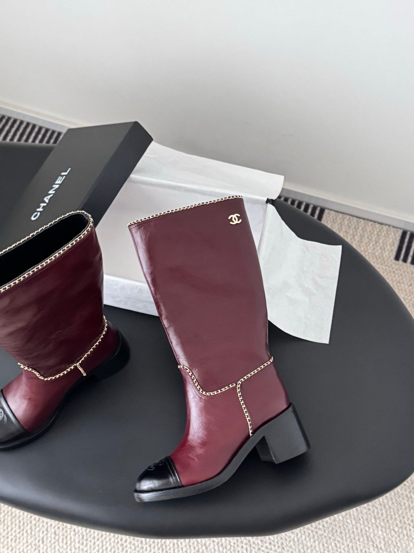 Che Stylish high-top chain riding boots