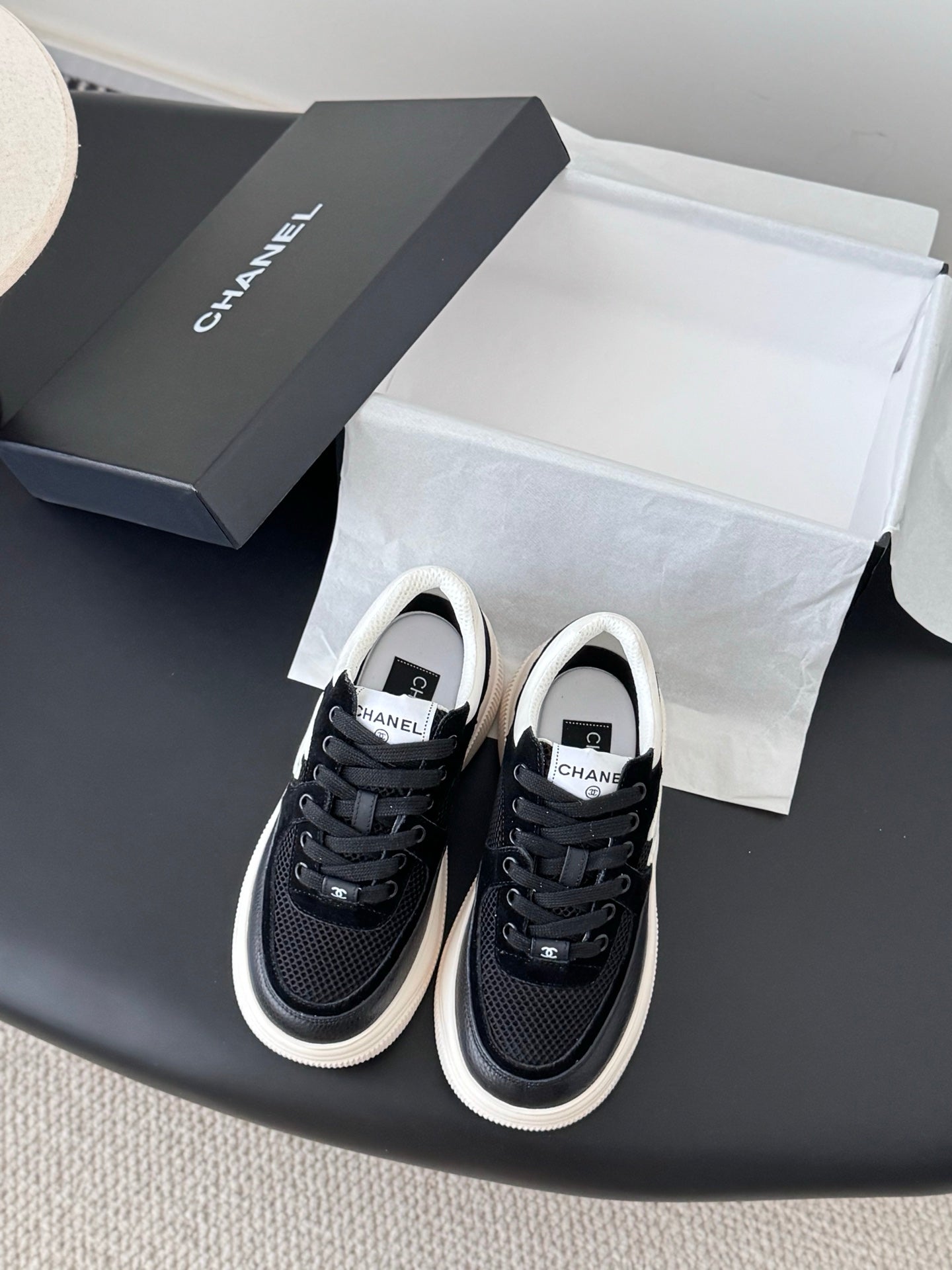 Che New stylish sports casual shoes