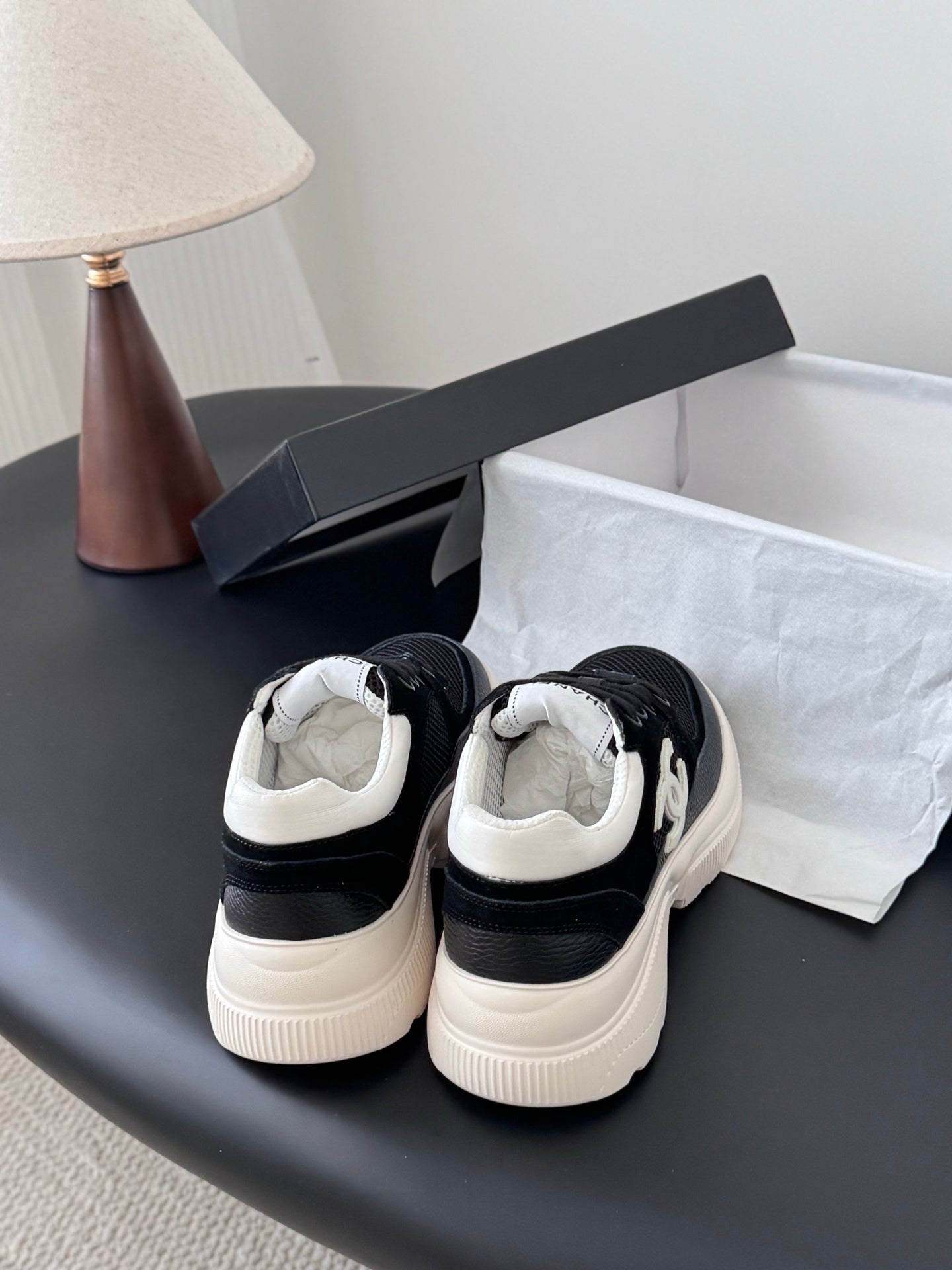 Che New stylish sports casual shoes