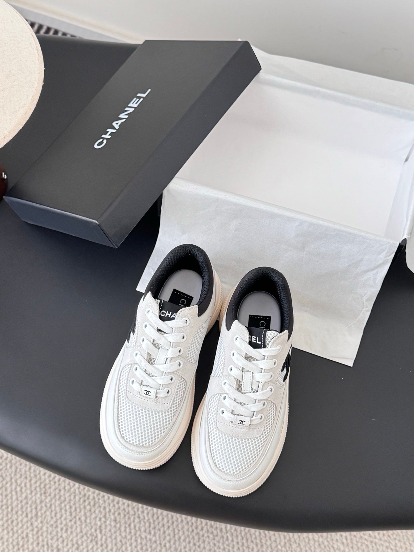 Che New stylish sports casual shoes