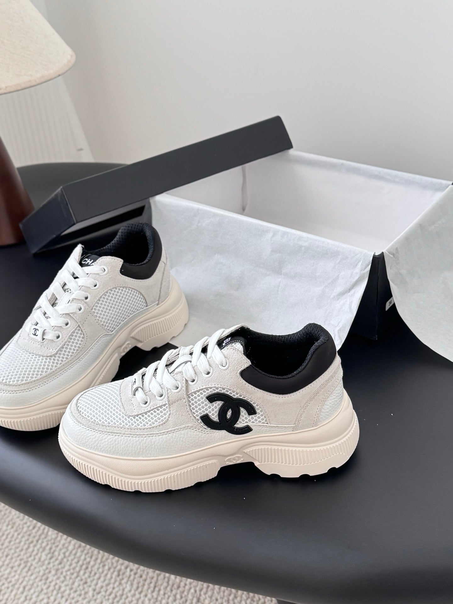 Che New stylish sports casual shoes