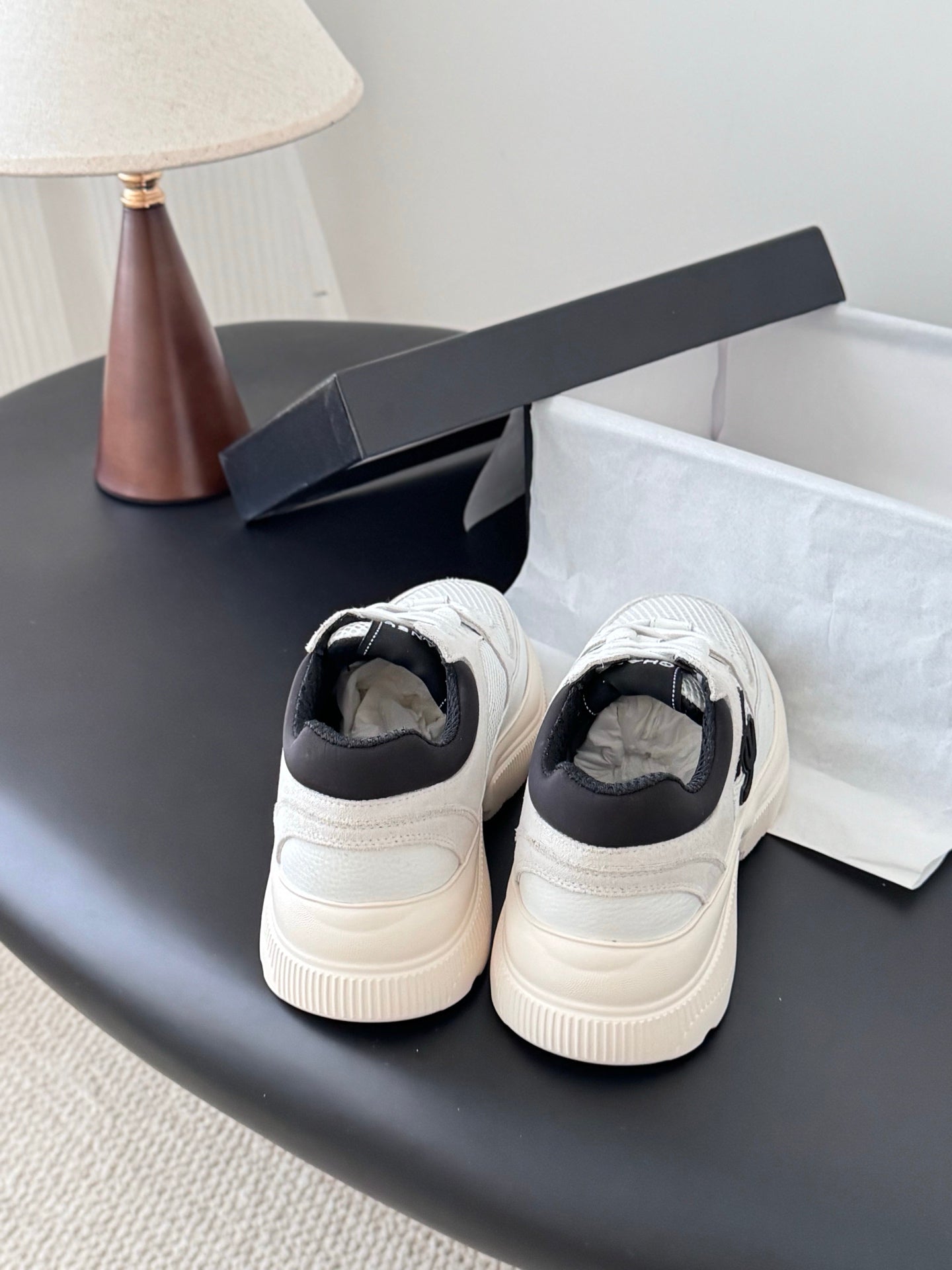 Che New stylish sports casual shoes