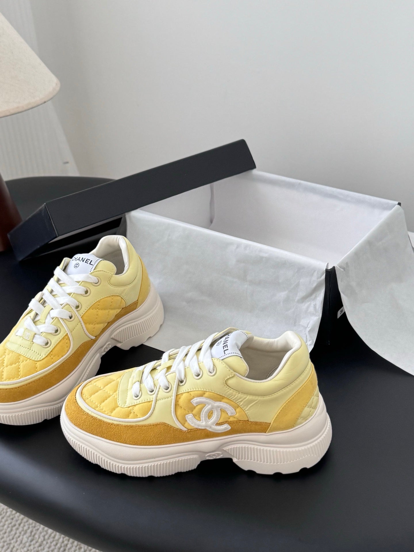 Che New stylish sports casual shoes