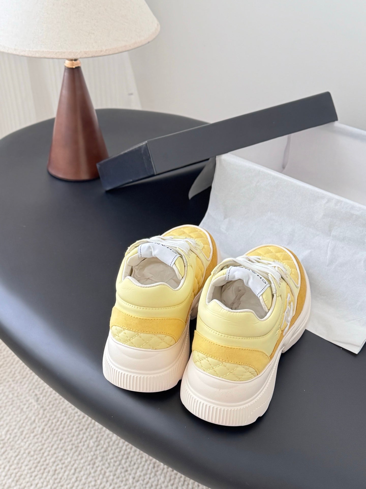 Che New stylish sports casual shoes