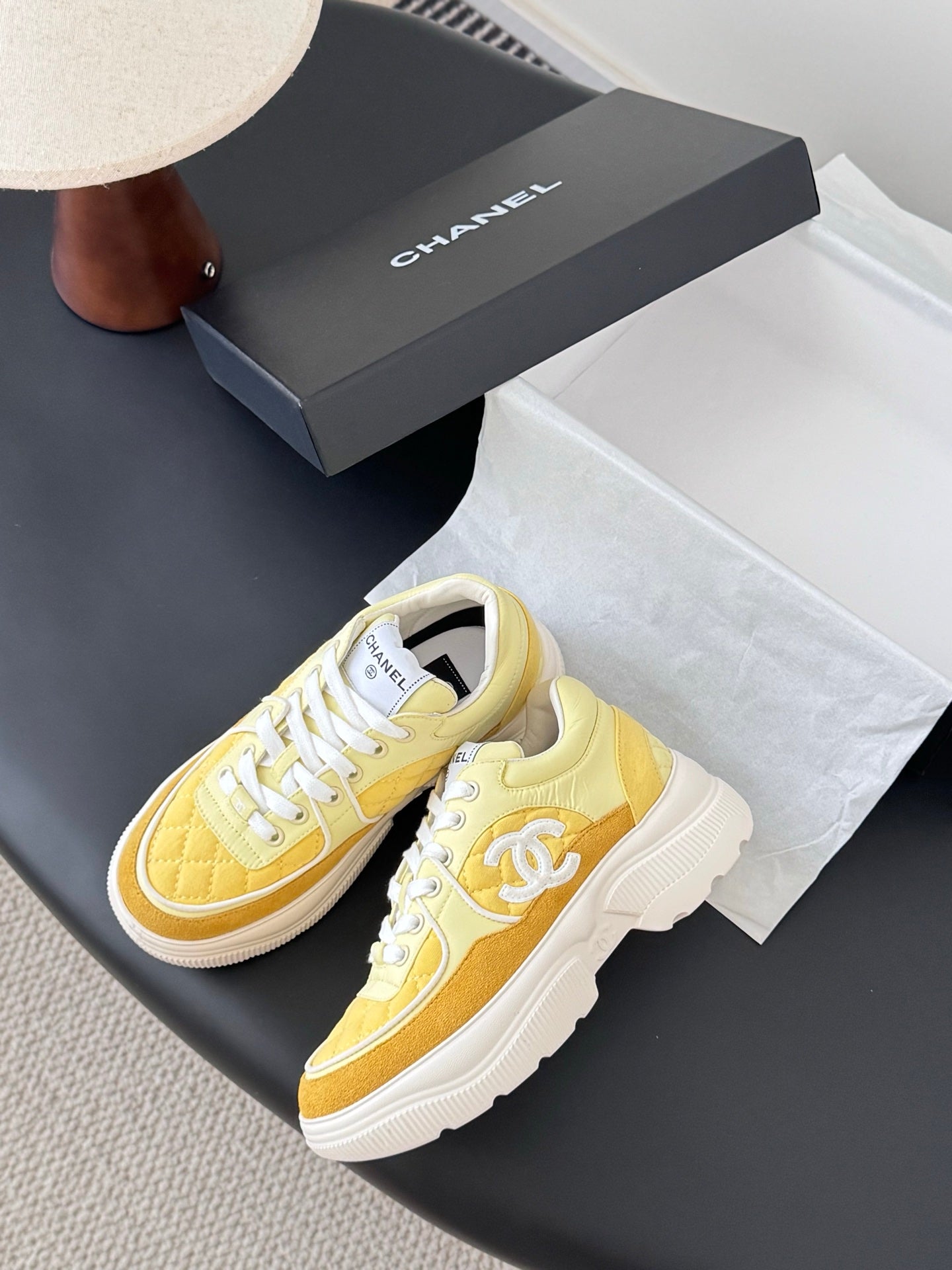 Che New stylish sports casual shoes