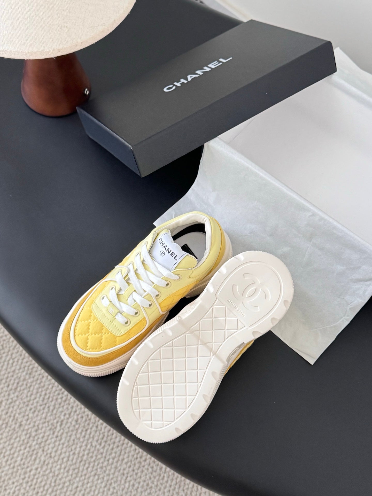 Che New stylish sports casual shoes